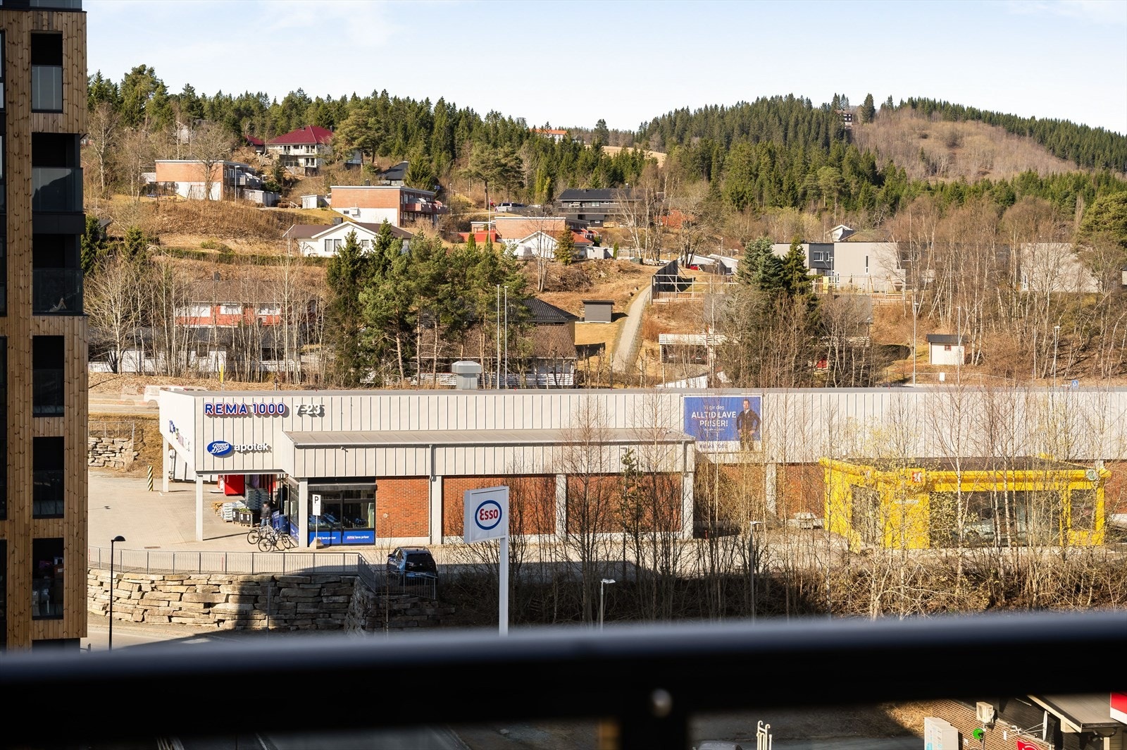 Rema 1000 kun ett minutts gange fra leiligheten. Galleribilde