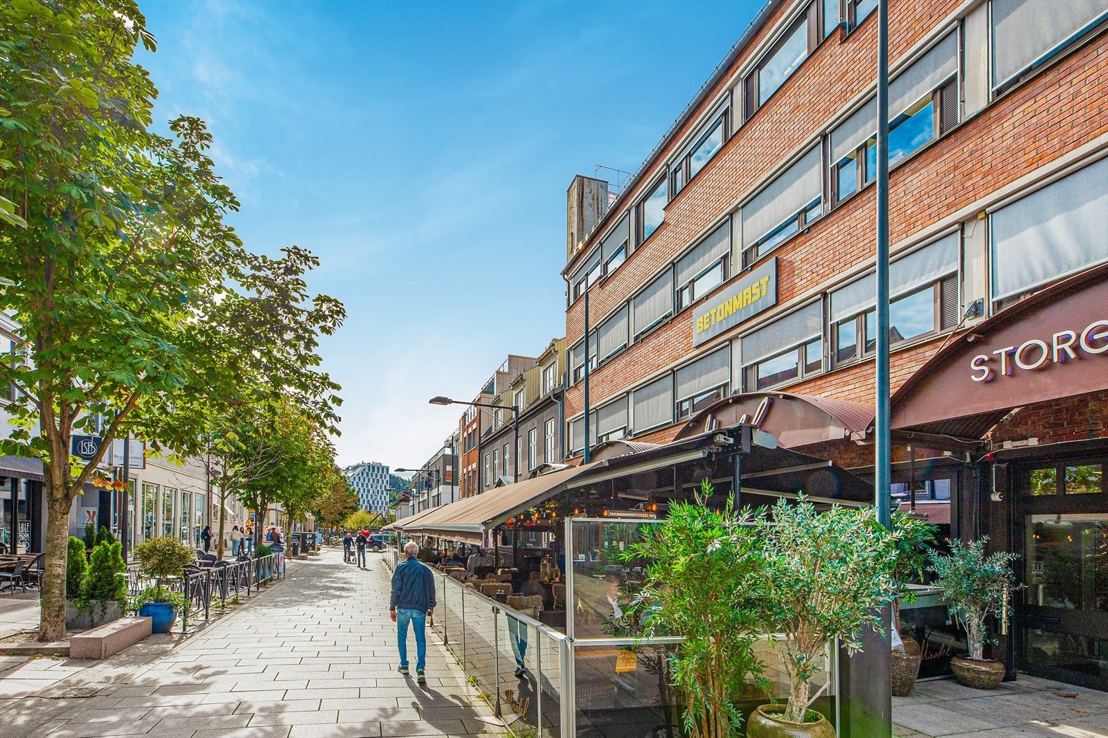 Lillestrøm byr på et variert byliv med et bredt utvalg av restauranter og kafeer. Galleribilde