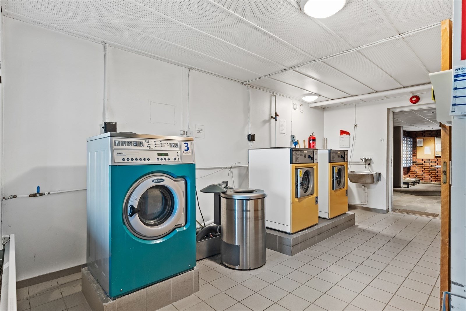 Det er praktisk fellesvaskeri i borettslaget. Galleribilde