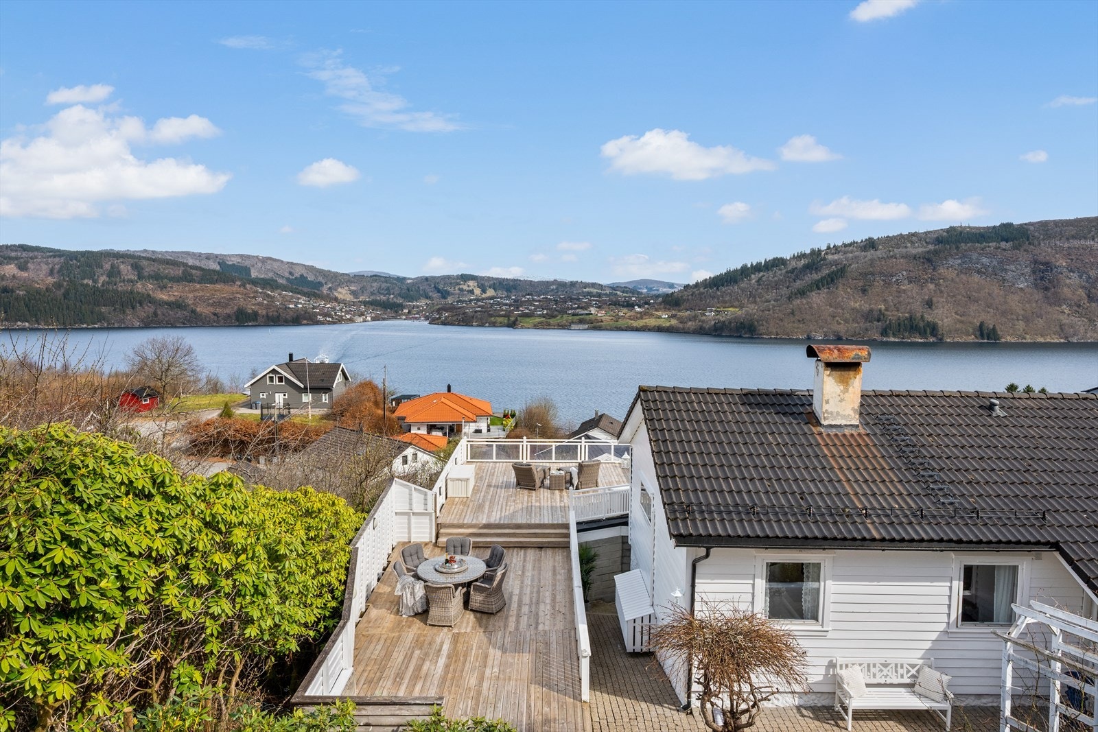 Velkommen til Høgstølen 30! Presentert av Eiendomsmegler Norge v/ William Christensen. Galleribilde