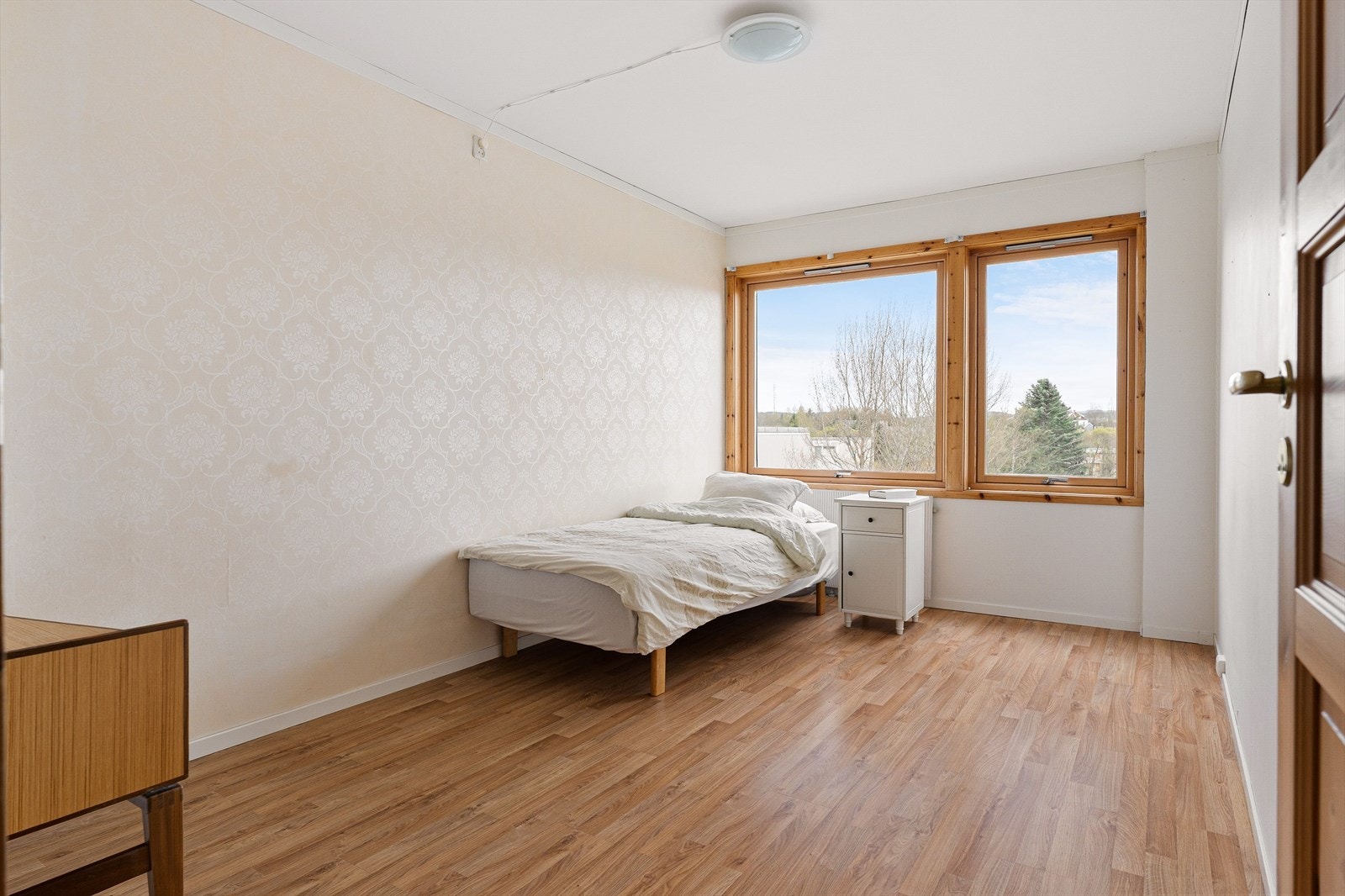 Det er oppvarming via vannbåren varme i radiatorer som er inkludert i de månedlige felleskostnadene. Galleribilde