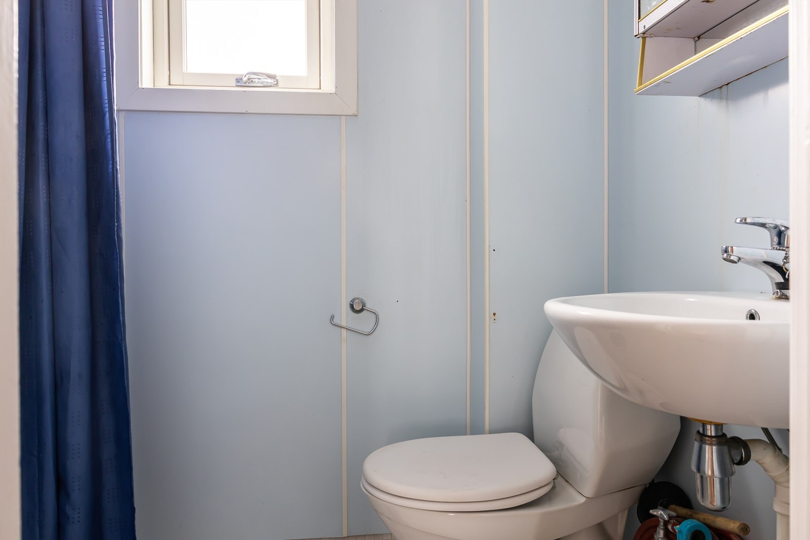 Dusj med wc og servant Galleribilde