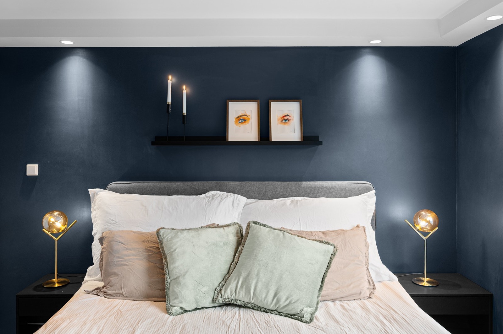 Downlights i himling. Galleribilde