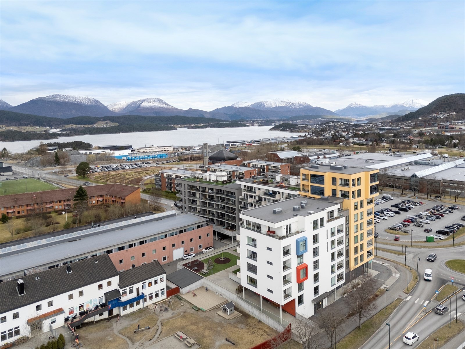 Dronefoto av bygget Galleribilde
