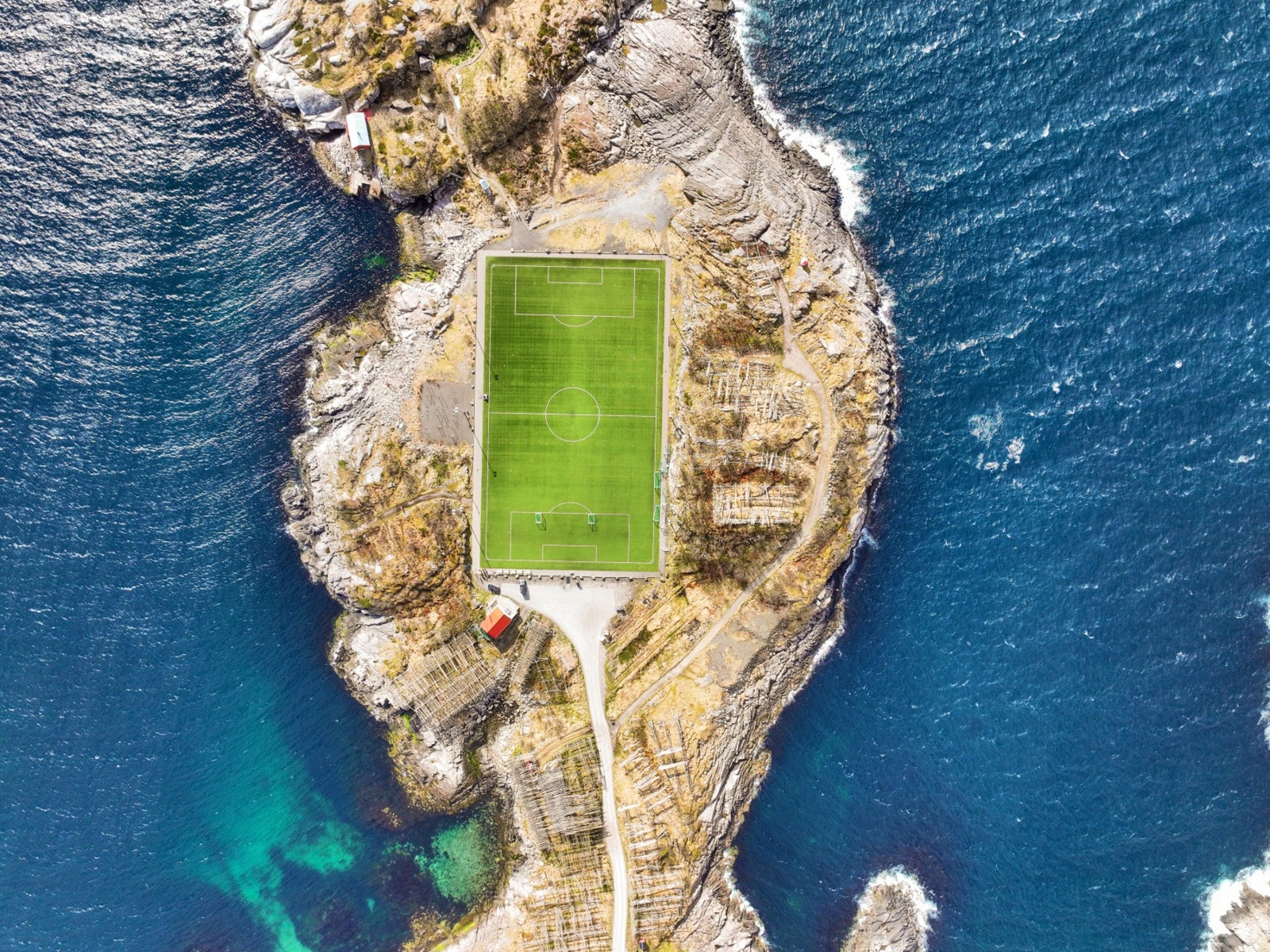For et bredere utvalg av tjenester og butikker, ligger Svolvær, Lofotens hovedstad, kun en kjøretur på ca. 30 minutter unna. Galleribilde