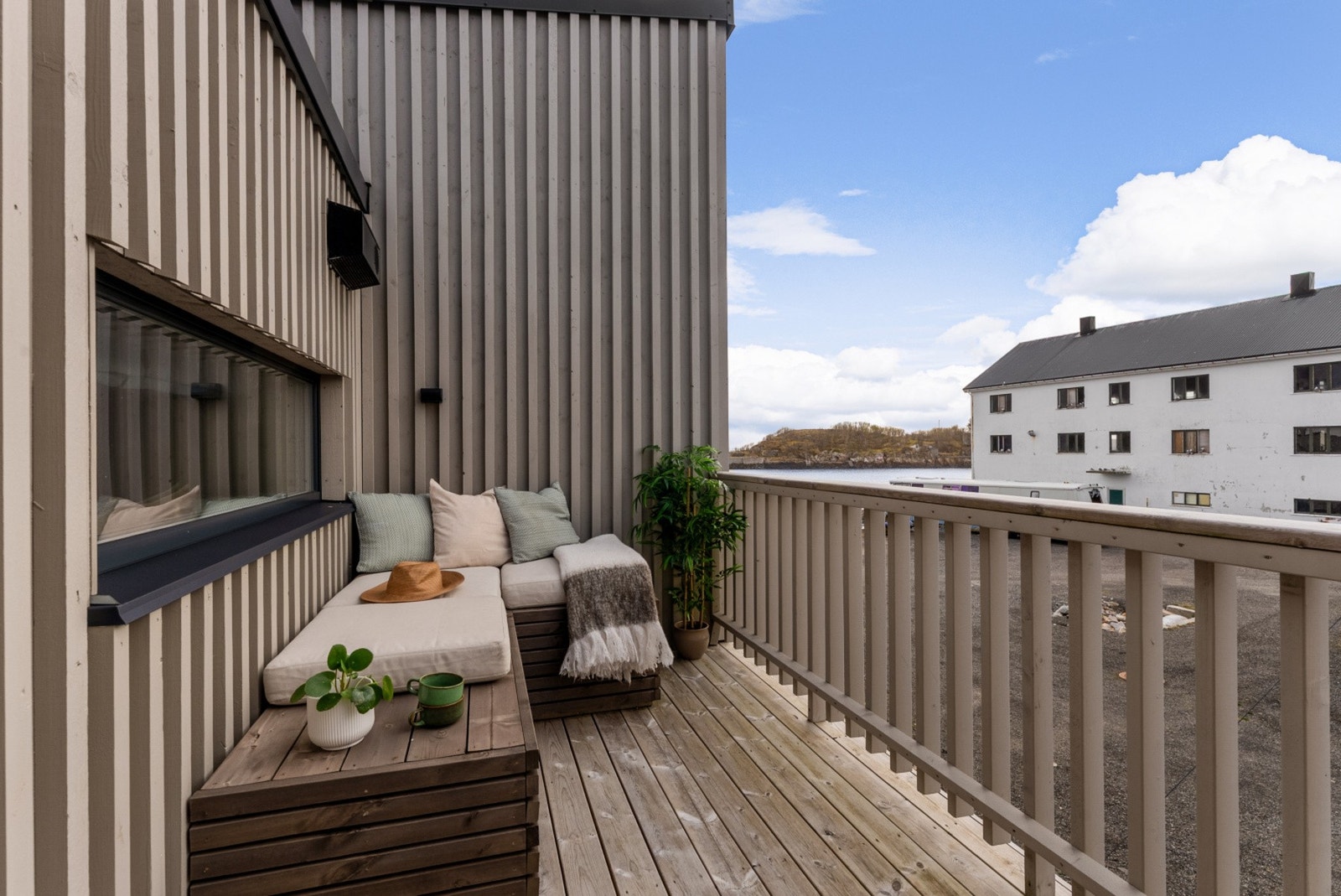 Her er det også tilgang til egen balkong som tilbyr den perfekte stareten på dagen. Galleribilde