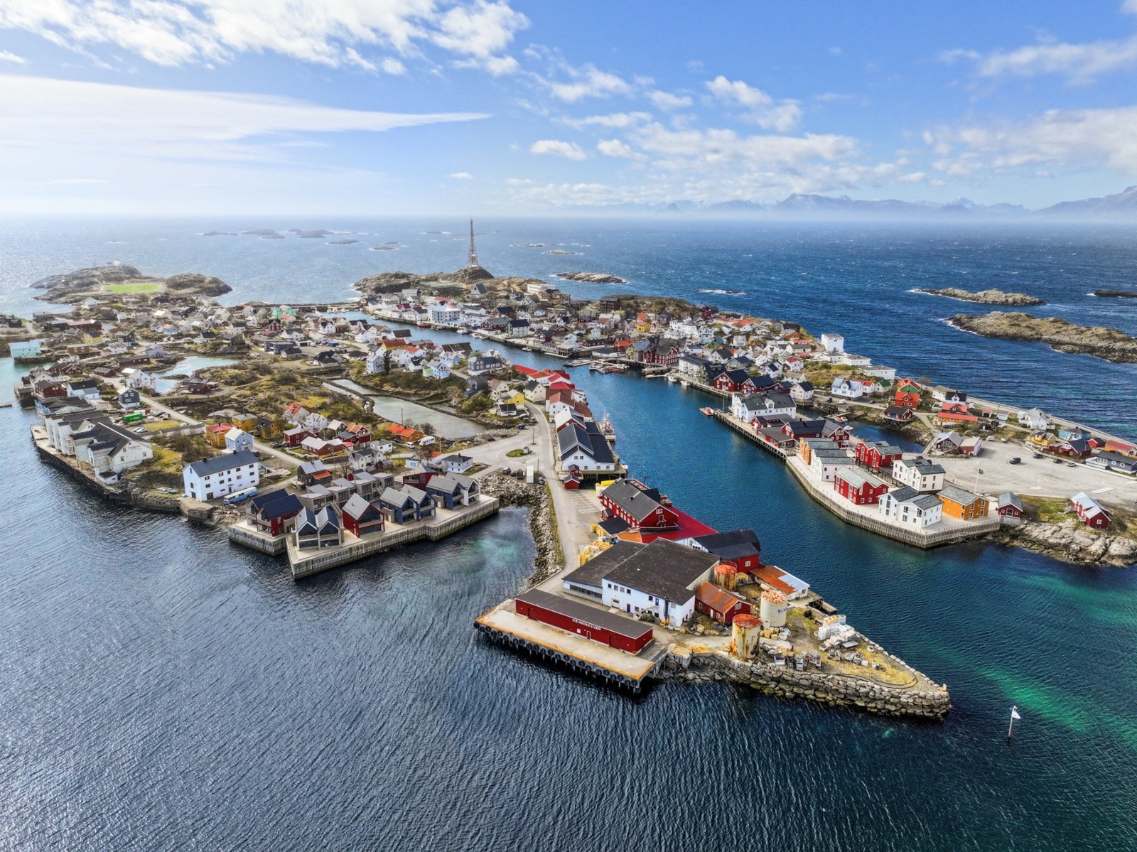 En moderne og arealeffektiv fritidsbolig i fantastiske Henningsvær! Galleribilde