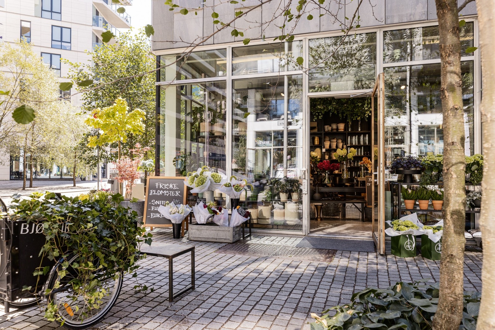Koselig blomsterbutikk i nærområdet - perfekt for å sette prikken over i-en i hjemmet. Galleribilde