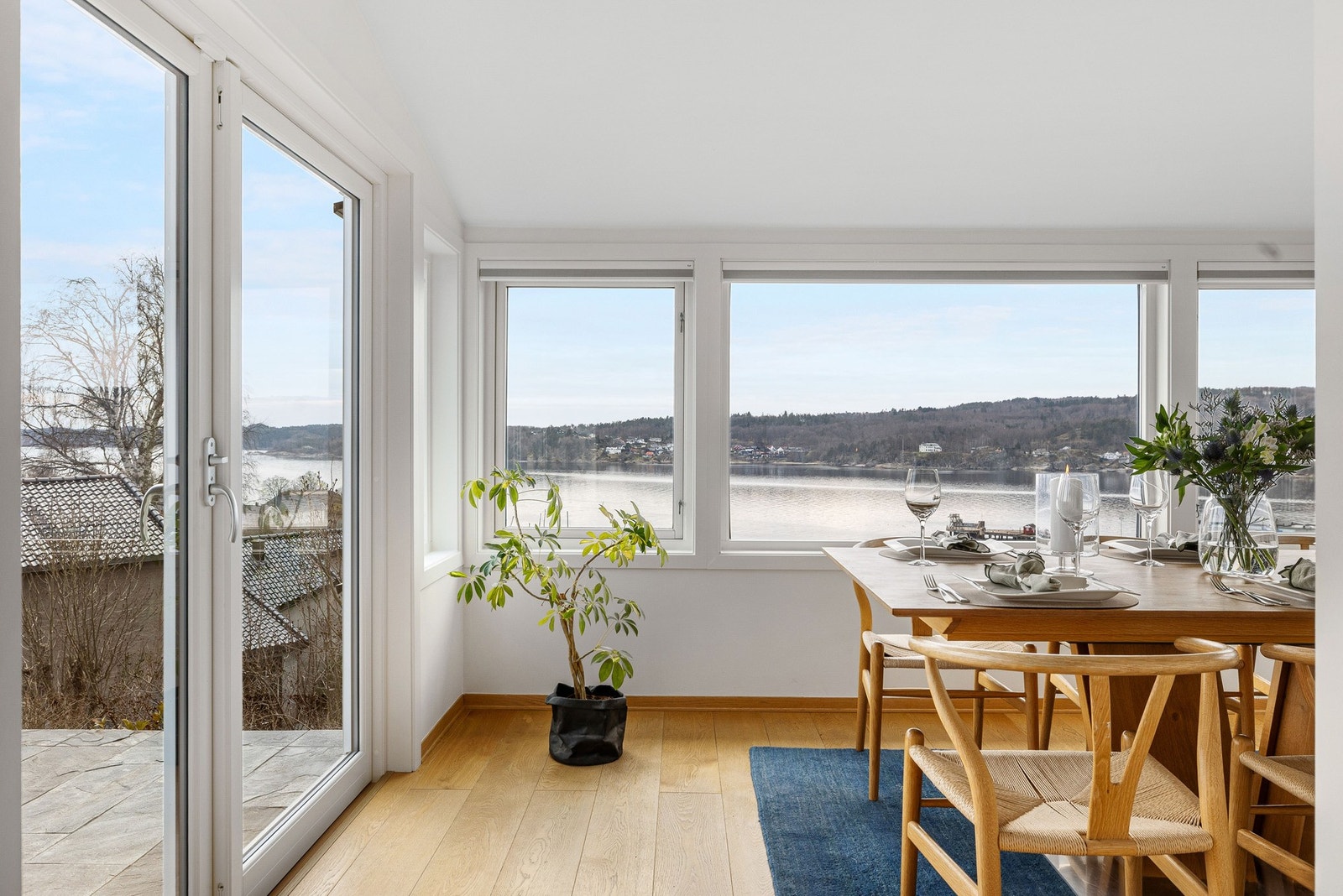 Utsikten strekker seg også over mot Stavern. Galleribilde