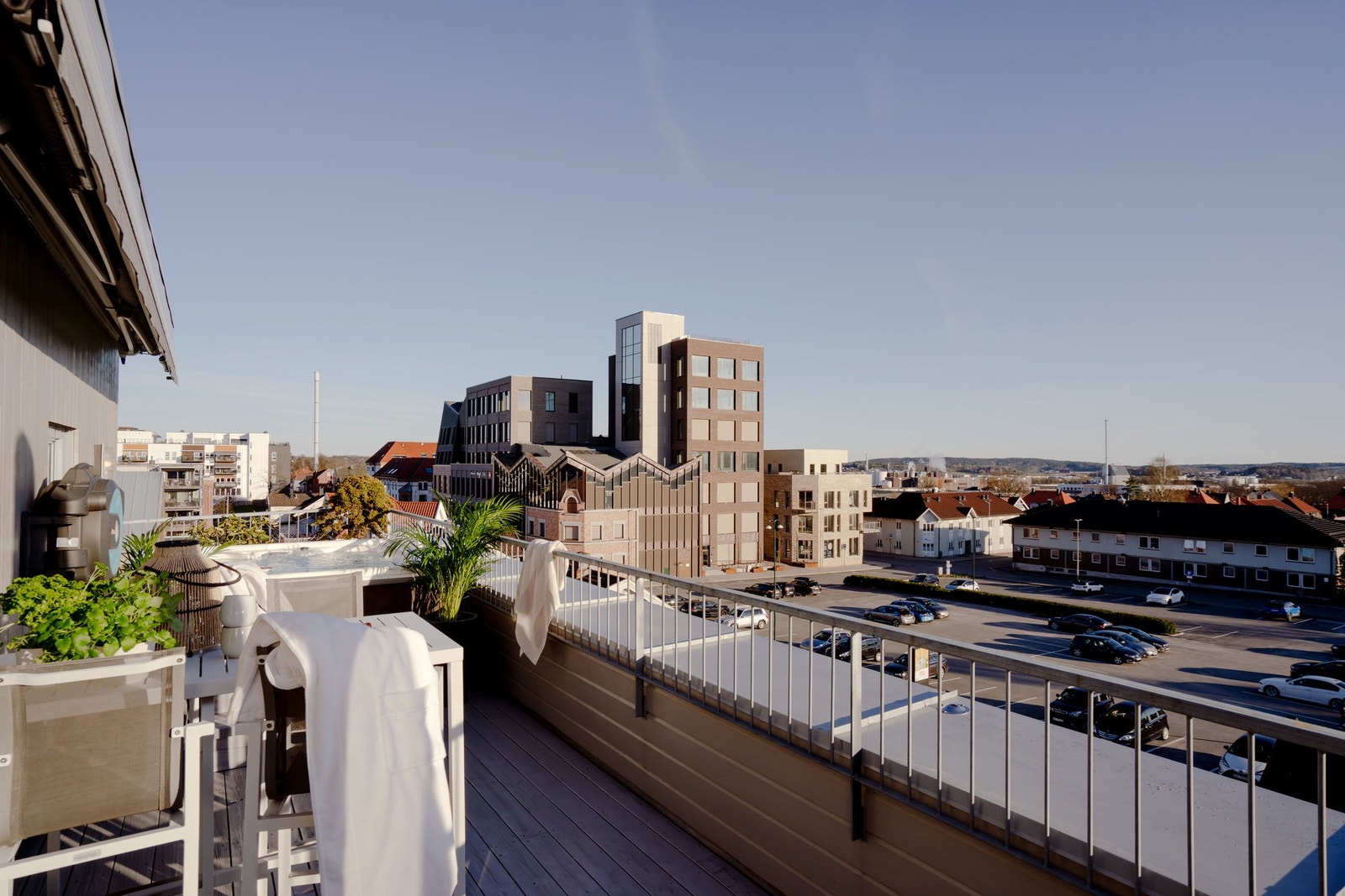 Denne delen har egen sone for Jacuzzi. Denne medfølger leiligheten. Galleribilde