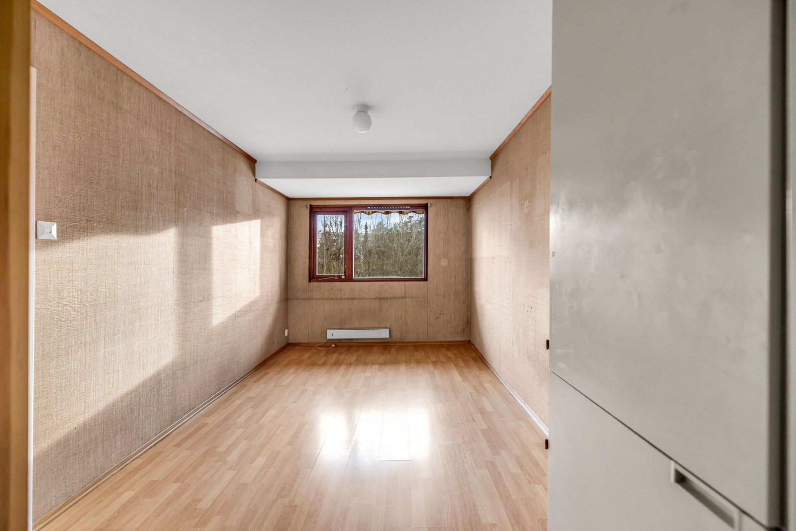 Soverommene har plass til seng, oppbevaringsløsninger og ulikt soveromsmøblement. Galleribilde