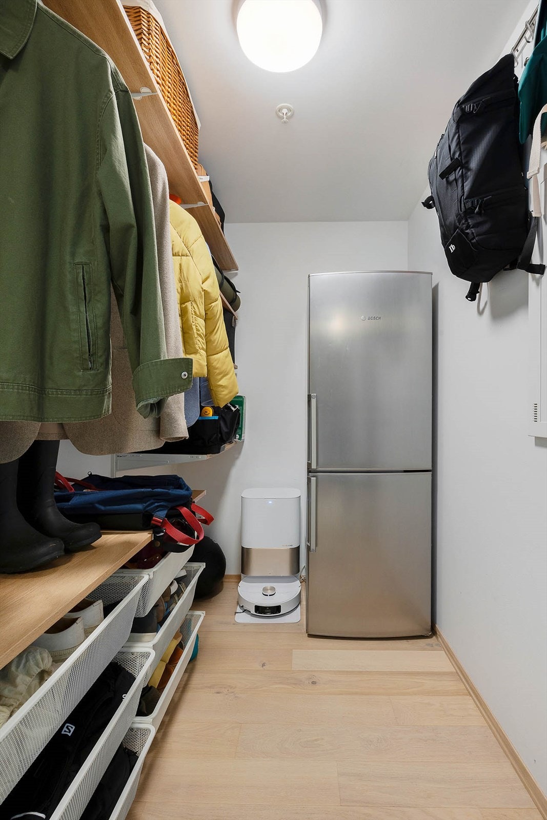 Praktisk innvendig bod med god plass til oppbevaring - Leiligheten disponerer i tillegg en romslig bod i kjeller. Galleribilde
