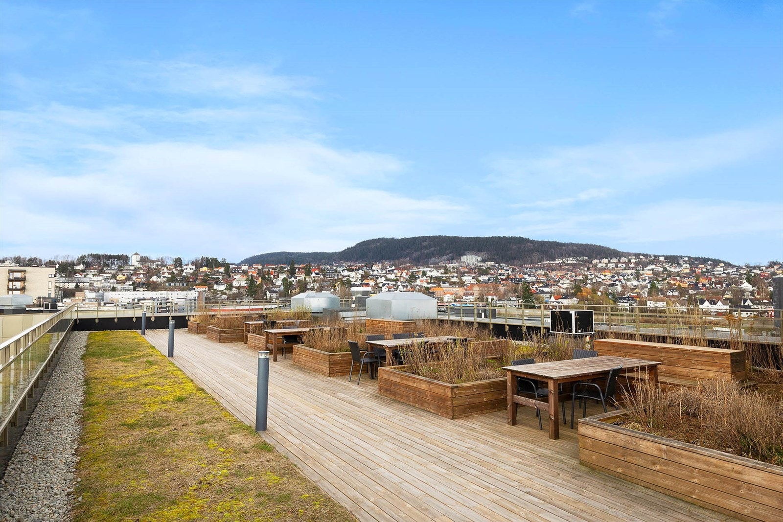 Sameiet har hele 5 felles takterrasser med gode solforhold og herlig utsikt. Galleribilde