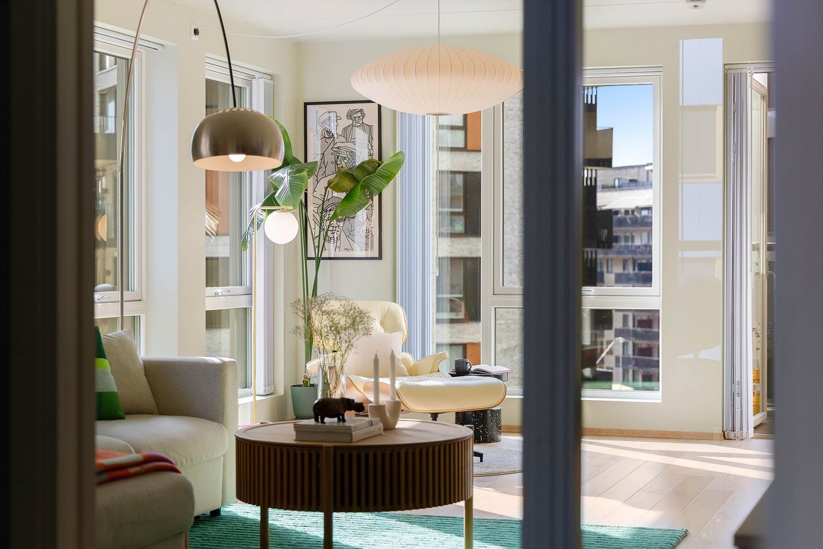 Leiligheten ligger flott til på enden i 3. etasje - Moderne bygg fra 2021 med god standard, ventilasjon, solide isoler vinduer m.m. Galleribilde