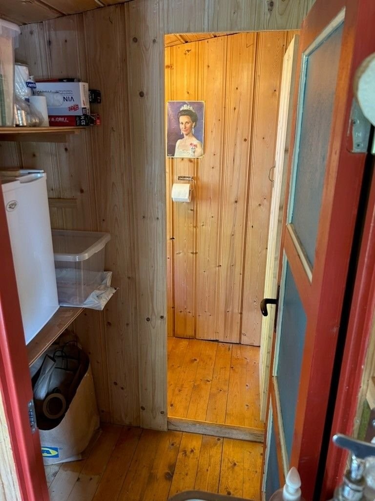 Godt med lagring på vei til toalettet Galleribilde