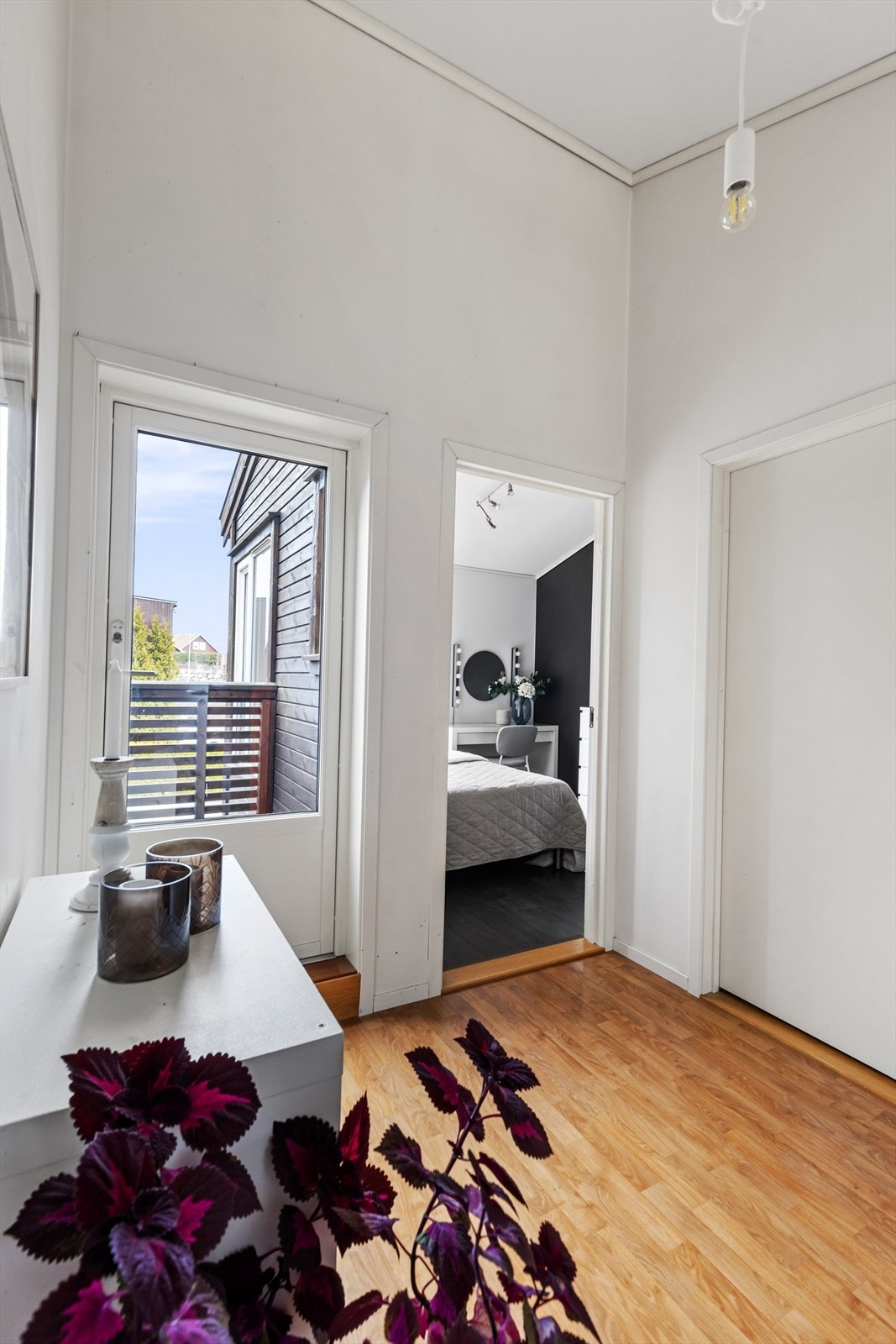 Fra gangen i 2.etg. er det utgang til en balkong på ca 4 m². Galleribilde
