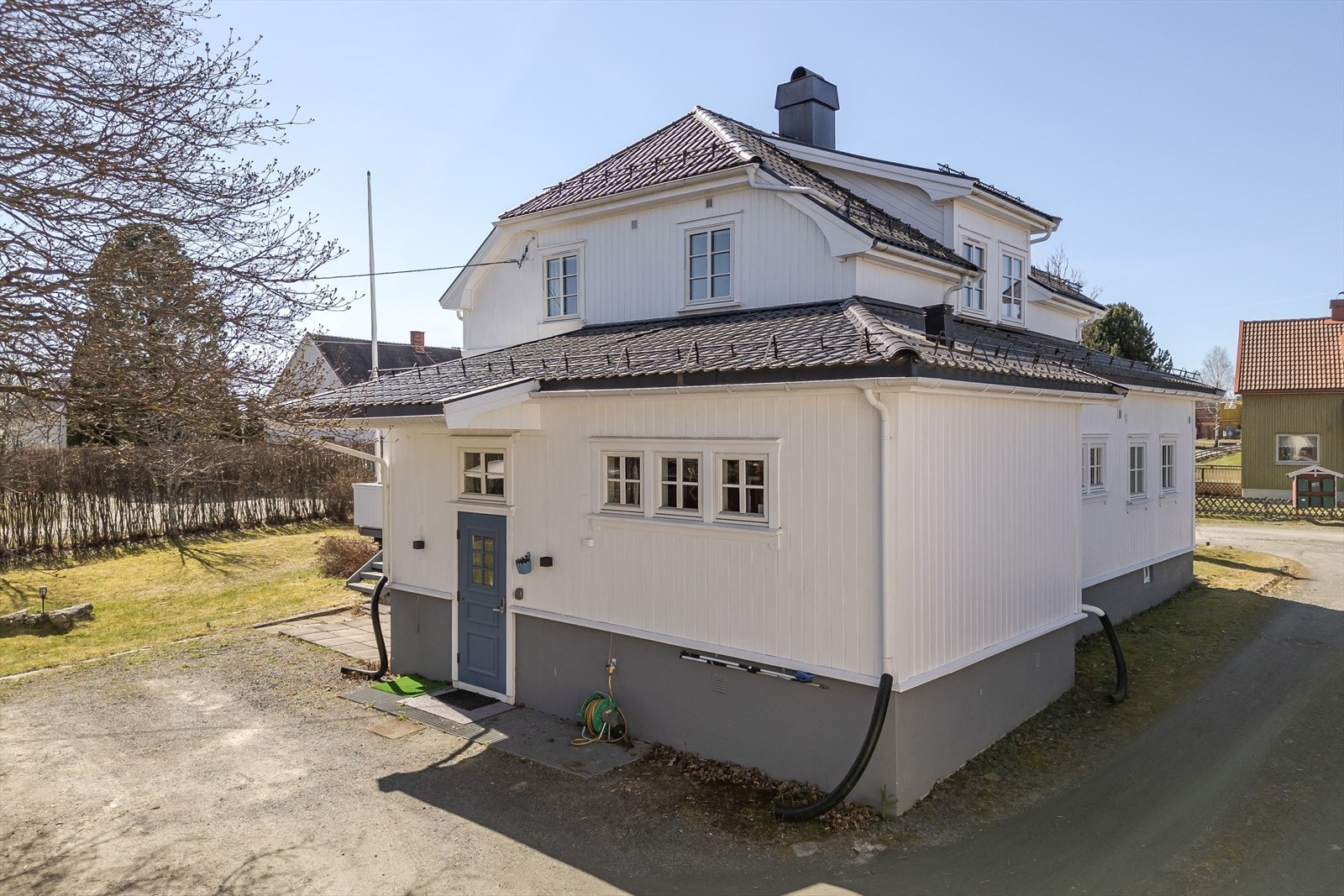 I 1999 ble boligen renovert utvendig og innvendig. Galleribilde