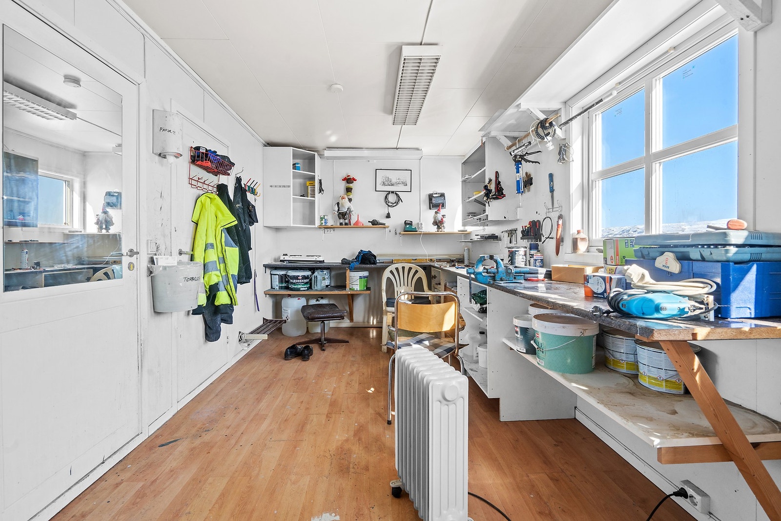 Bod og arbeidsrom i garasje Galleribilde