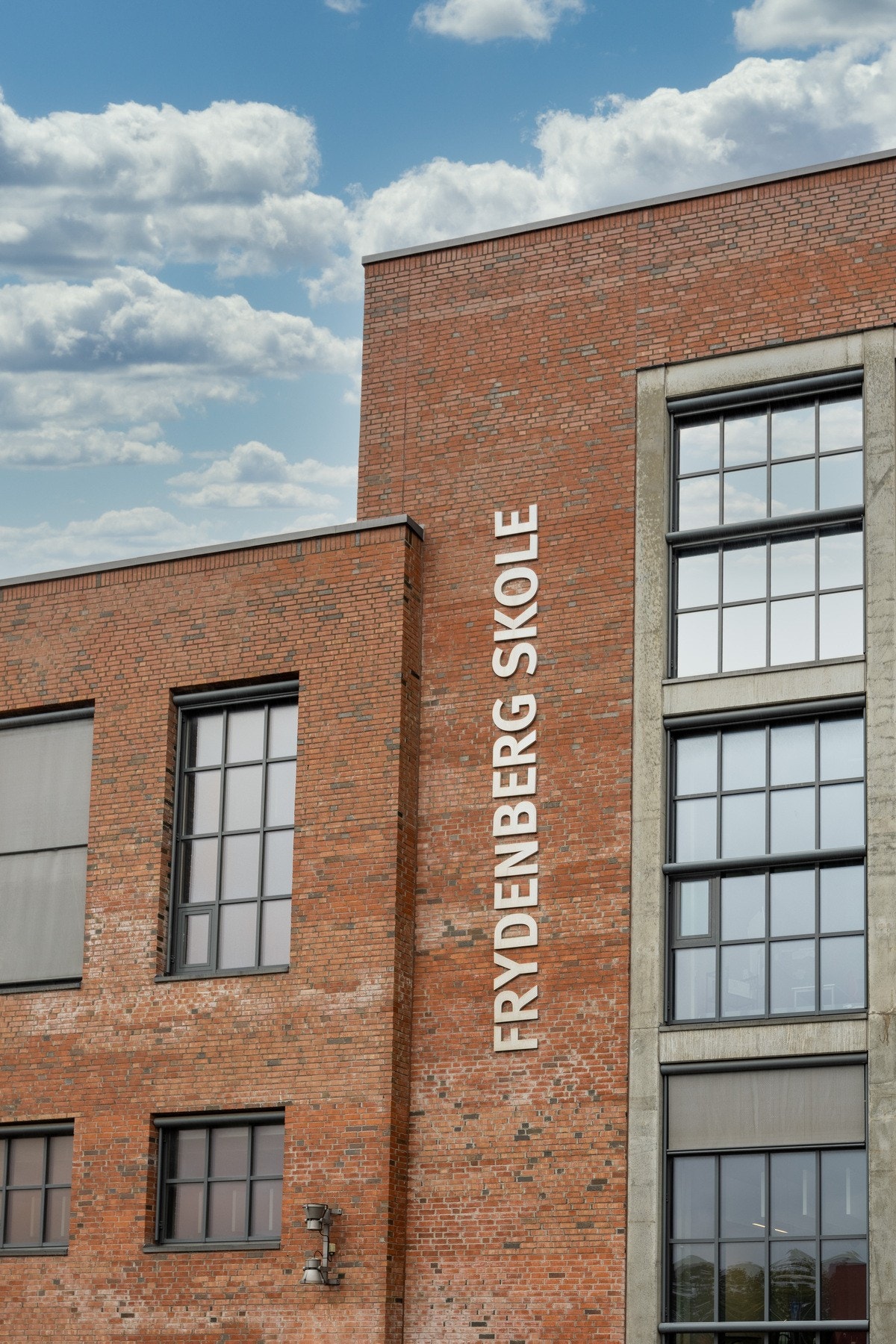 Frydenberg Skole. Flere barnehager og skoler i alle trinn like ved. Galleribilde
