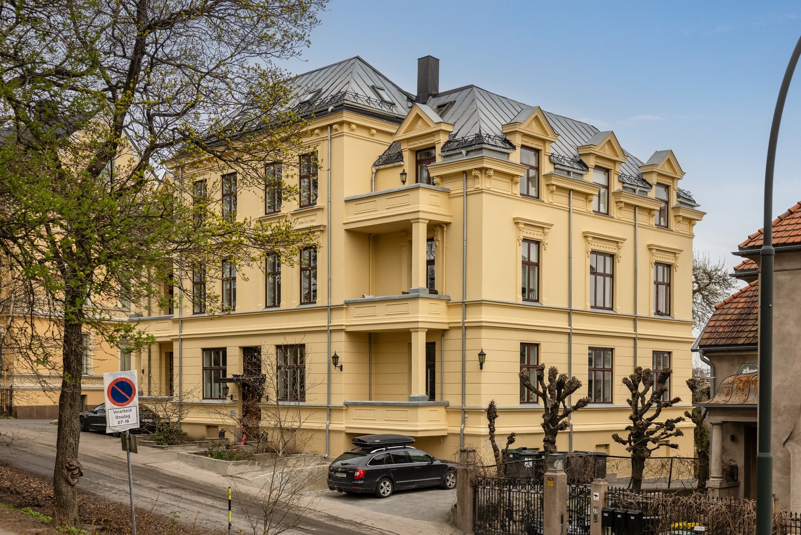 Her bor du i en unik og vakker bygård fra 1897. Galleribilde