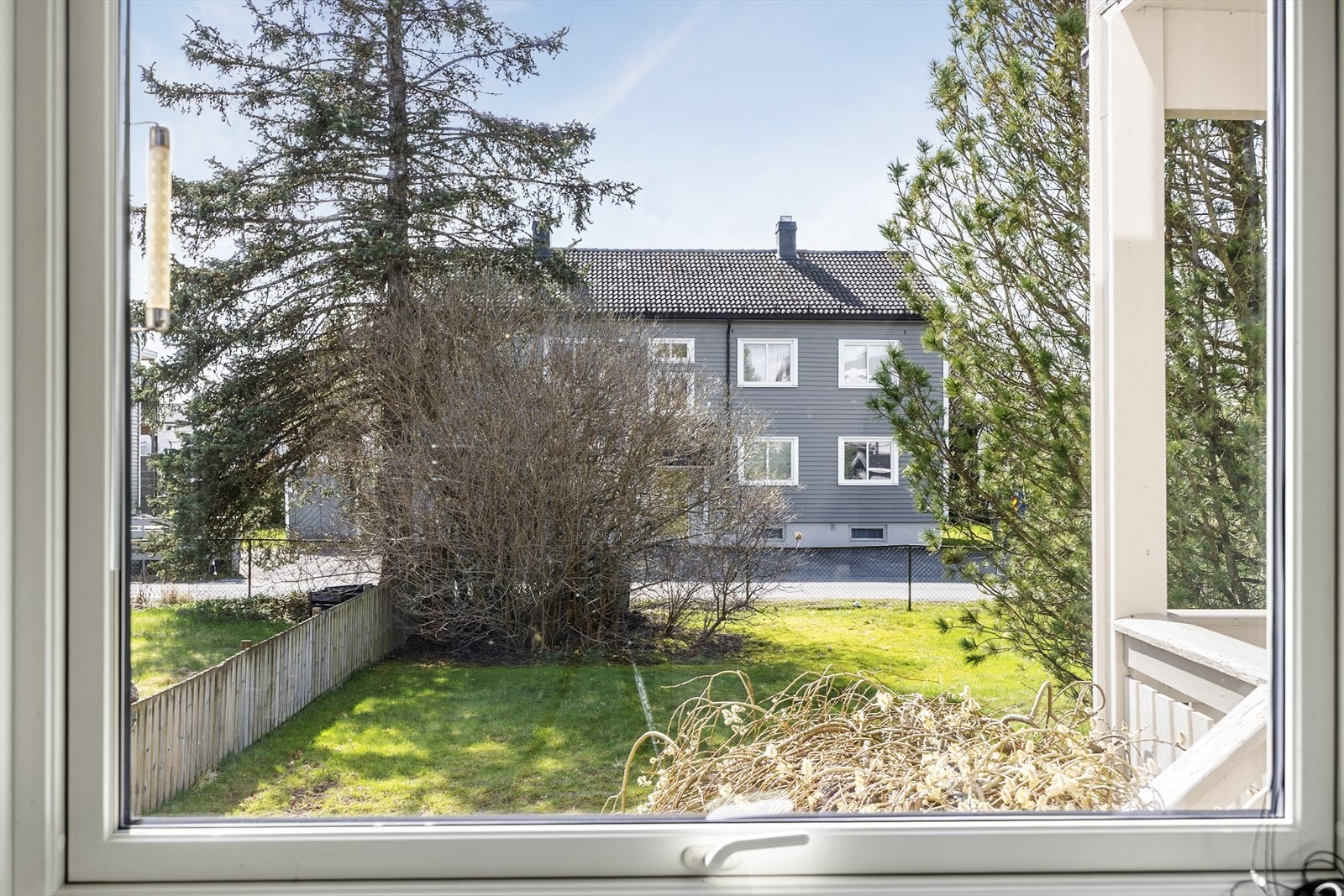 Hyggelig utsyn fra soverommet. Galleribilde