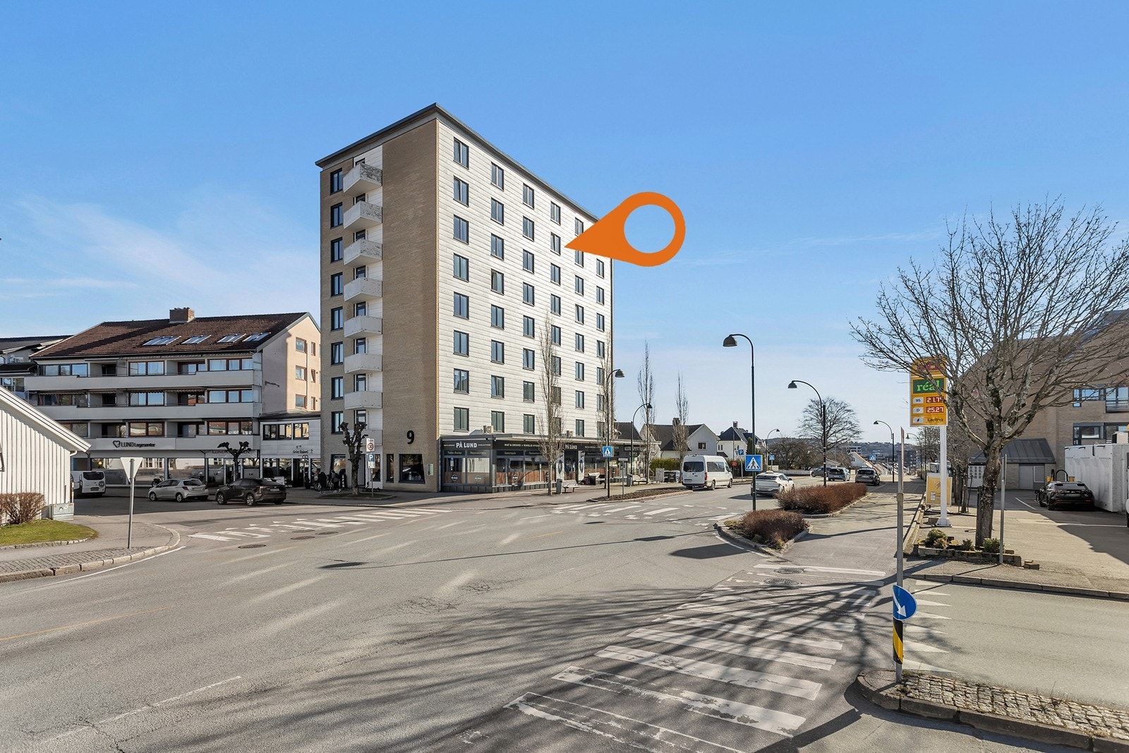 Leiligheten ligger i 8. etasje. Det er heis i bygget. Galleribilde