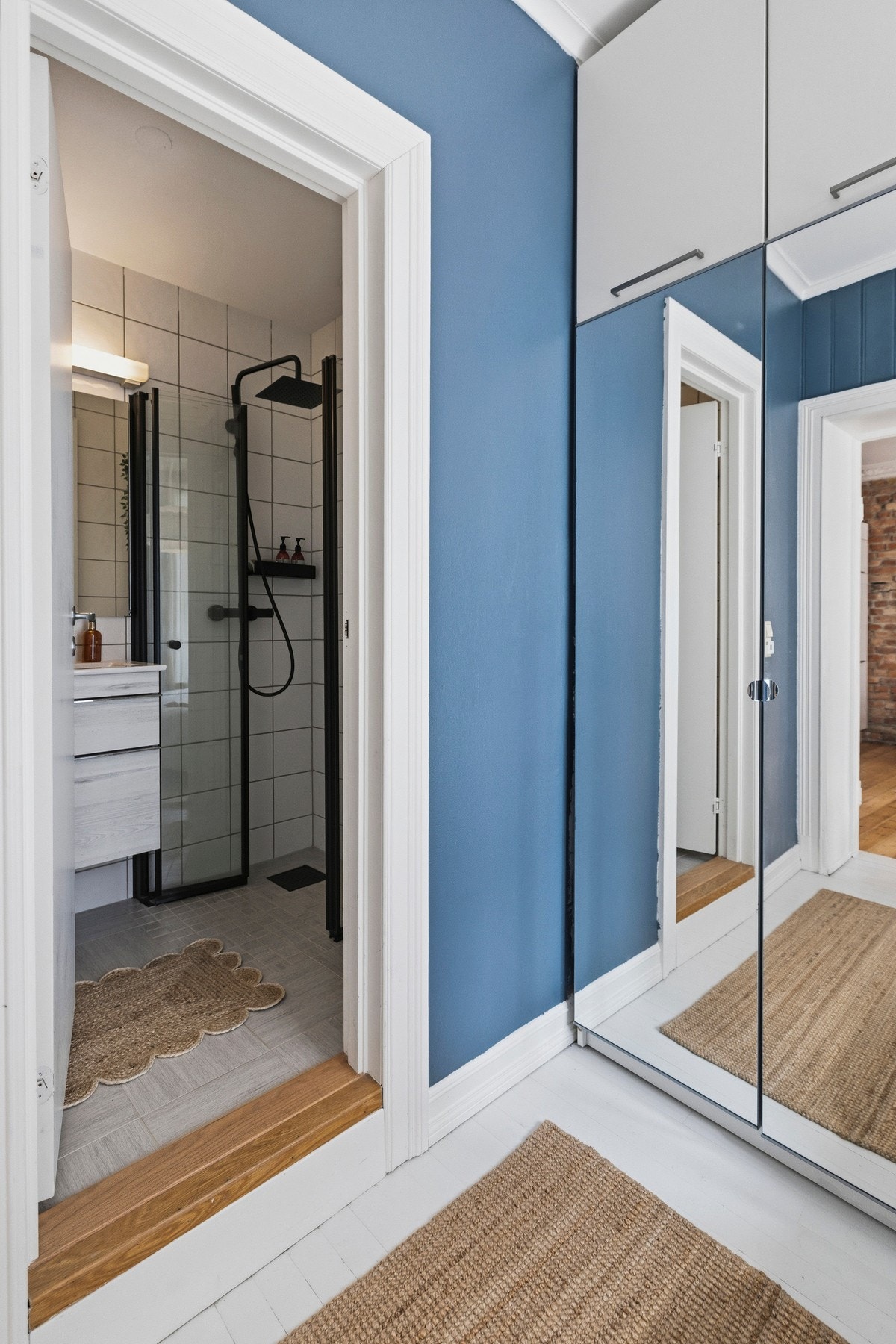 Fra soverommet er det adkomst til badet Galleribilde