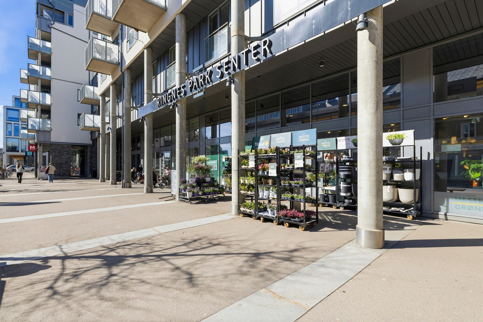 Ringes park senter ligger like ved boligen Galleribilde