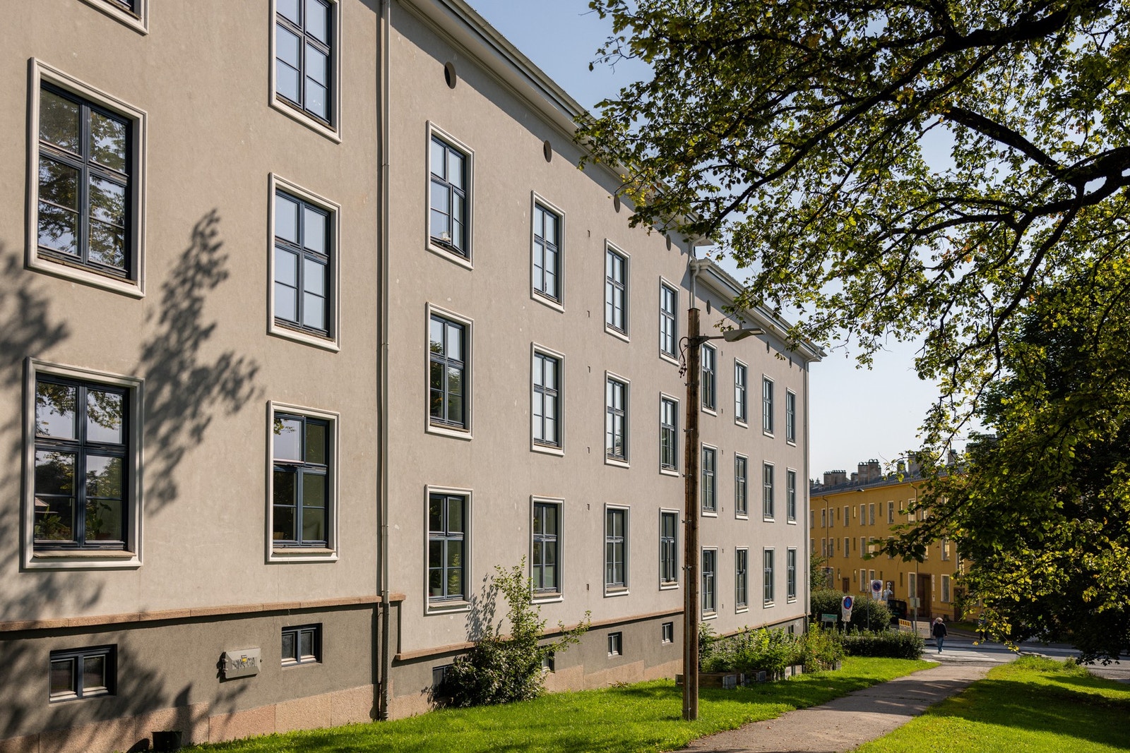 Leiligheten har en sentral beliggenhet øverst på Torshov med kort gangavstand til flere grønne parker. Galleribilde
