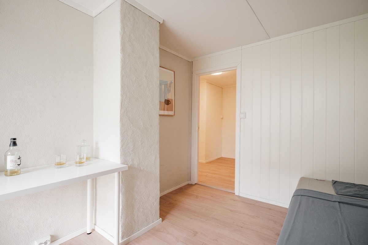 Rom A - 1.20-seng, skap & pult følger med - Ledig fra 01.05 / fleksibel overtagelse Galleribilde