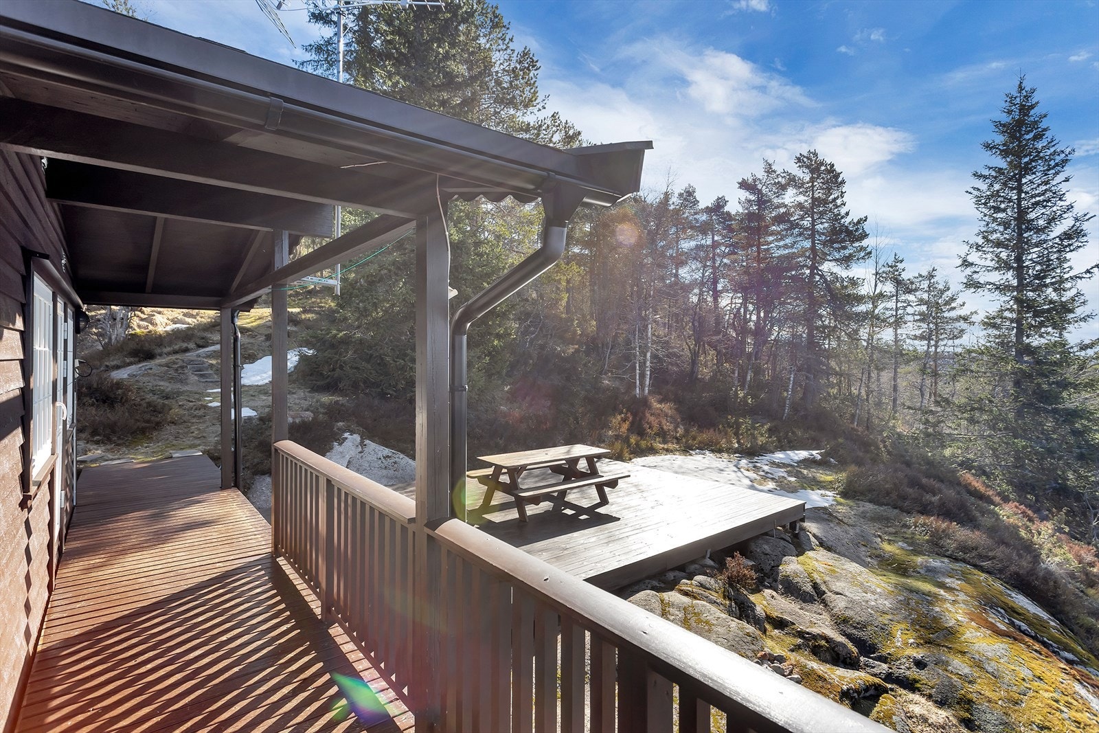Man trenger ikke være redd for innsyn på denne usjenerte terrassen! Galleribilde