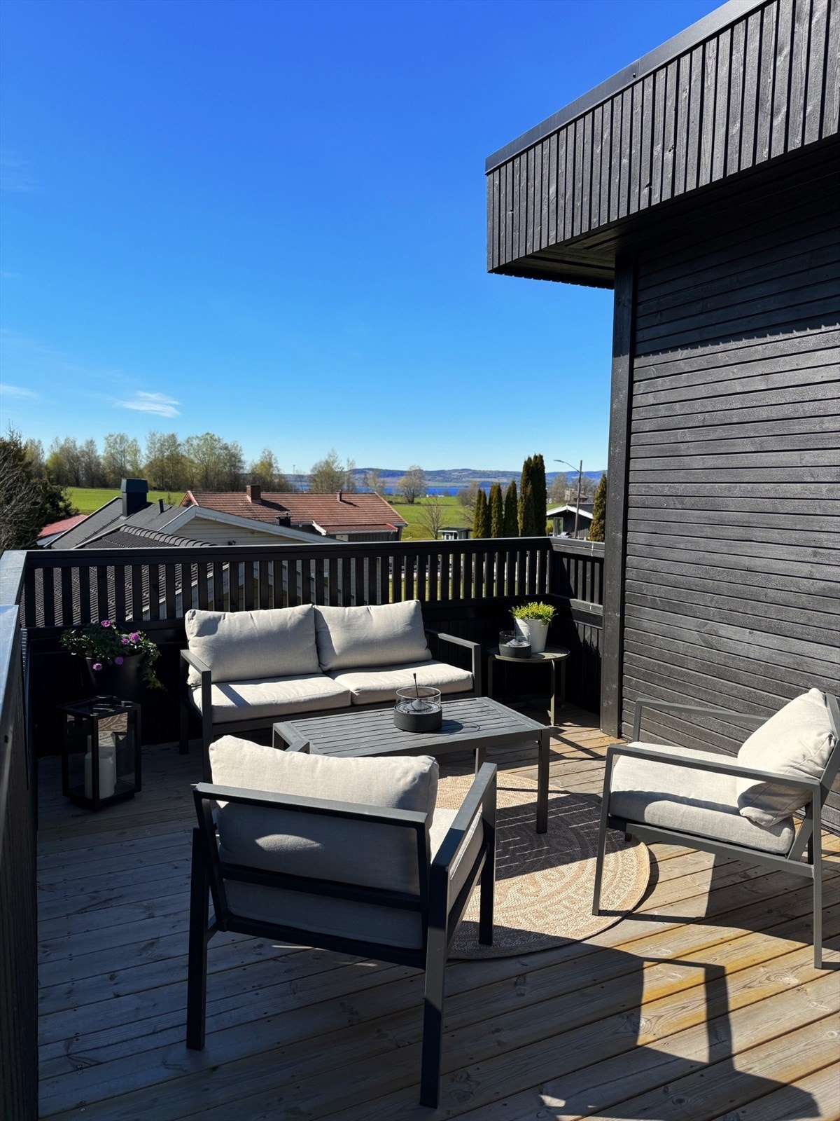 Selgers eget bilde. Galleribilde