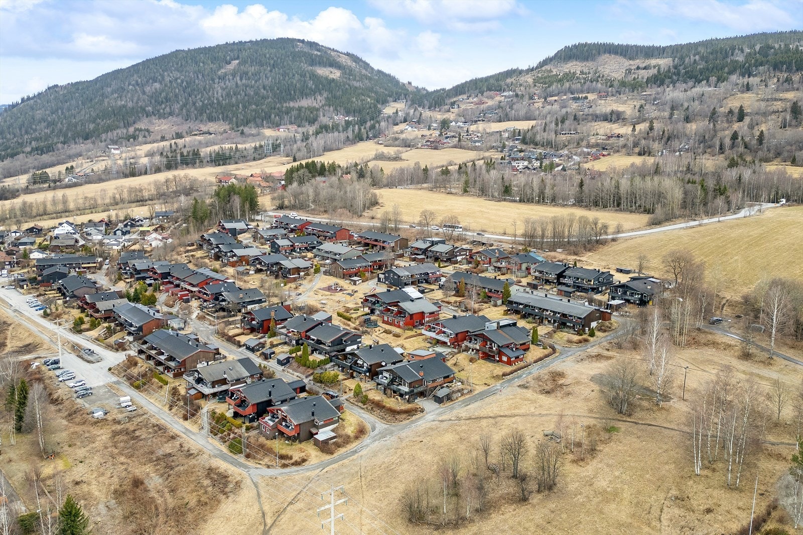 Ekromskogen 23A ble opprinnelig oppført i 1976 og ble modernisert i forbindelse med et tilbygg i 2007. Tilbygget er tegnet av arkitekt Kåre Sætre. Galleribilde