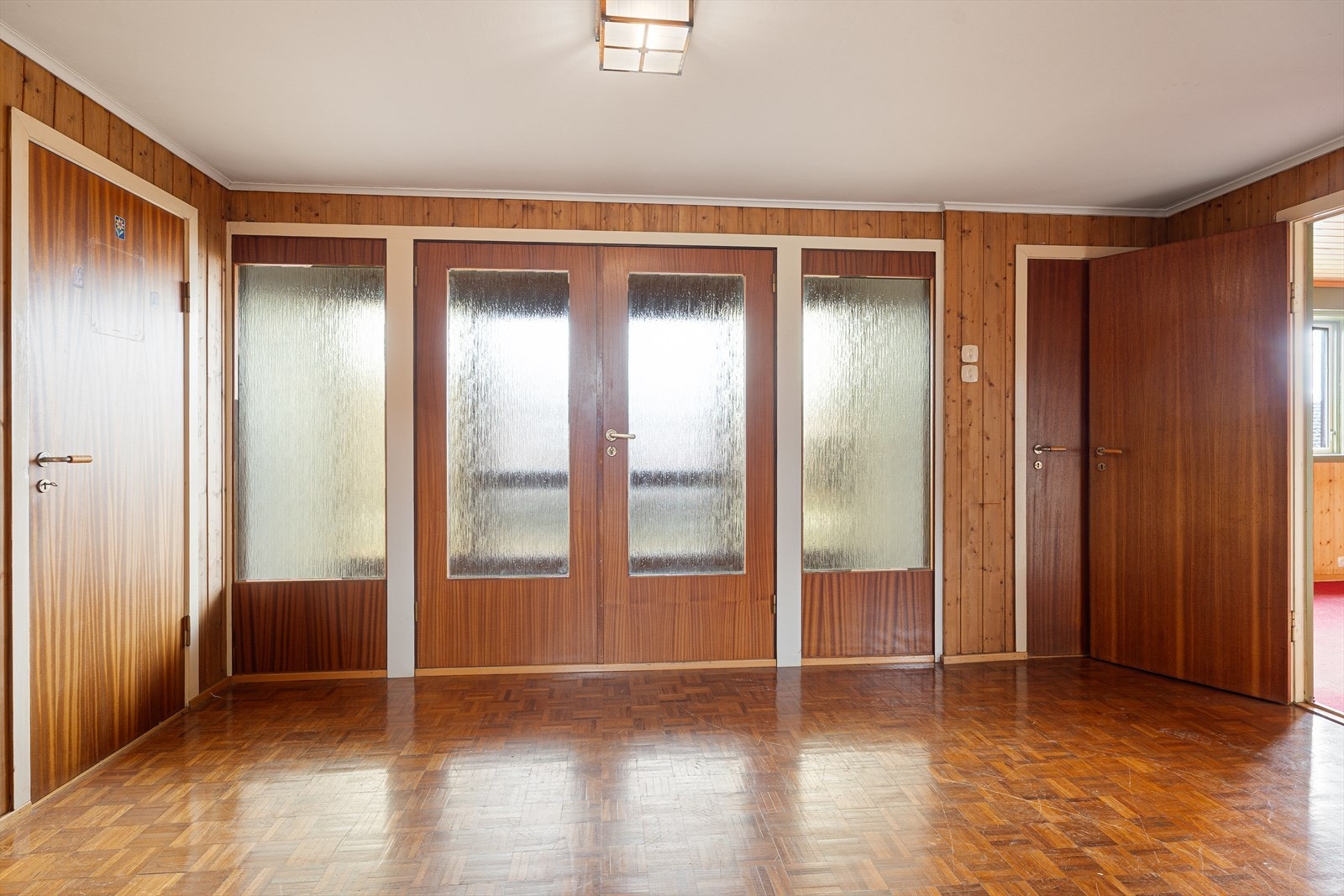 Hall mot vindfang. Galleribilde