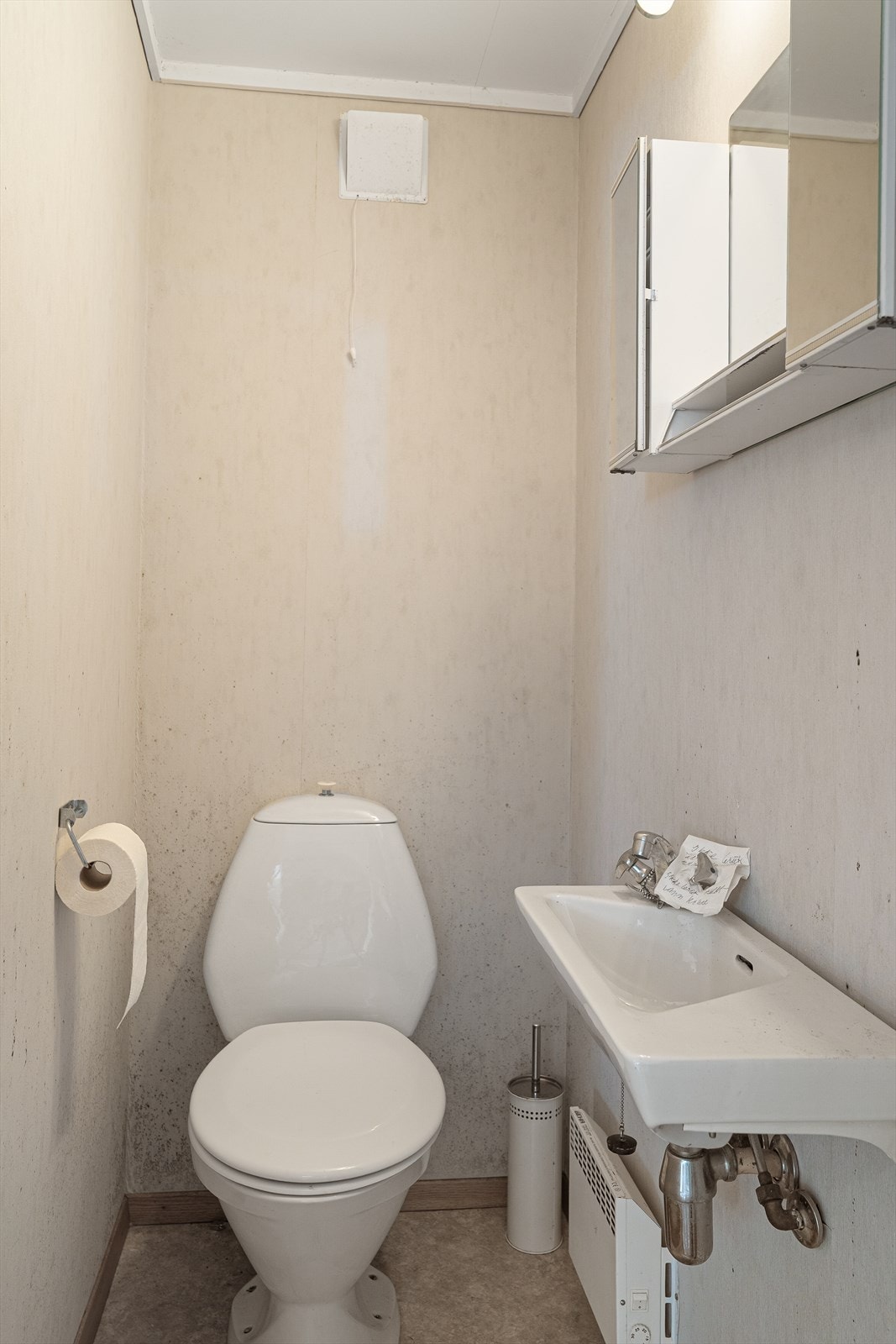 Gjestetoalett i underetasje (byggemeldt som kott). Galleribilde