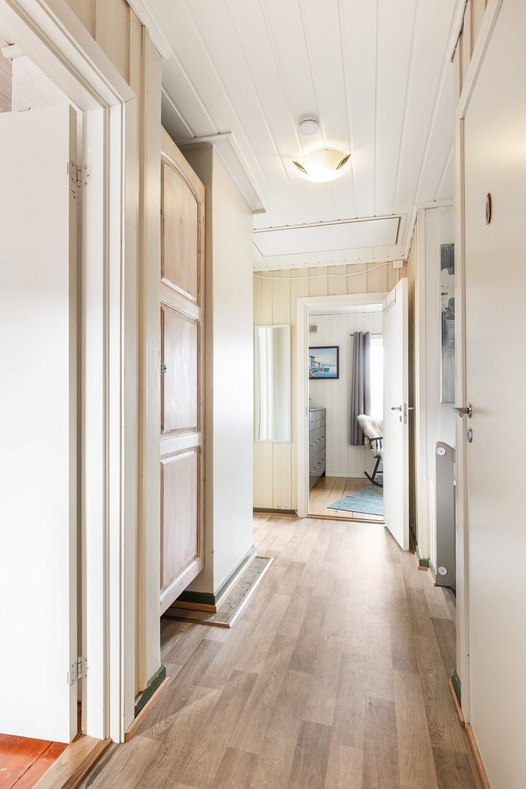 Gangen i andre etasje gir adkomst til alle rommene i etasjen. Loftsluke i taket gir tilgang til kaldtloft. Galleribilde