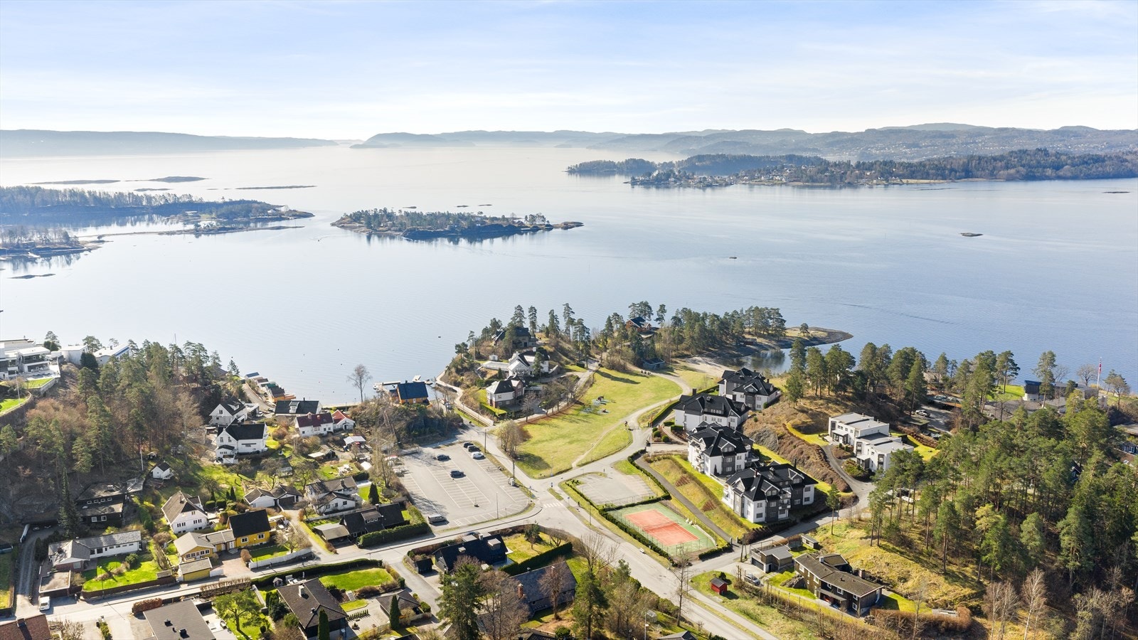 Badestranden på Hvamodden er i kommunen registrert med blått flagg (internasjonal miljøsertifisering) Galleribilde