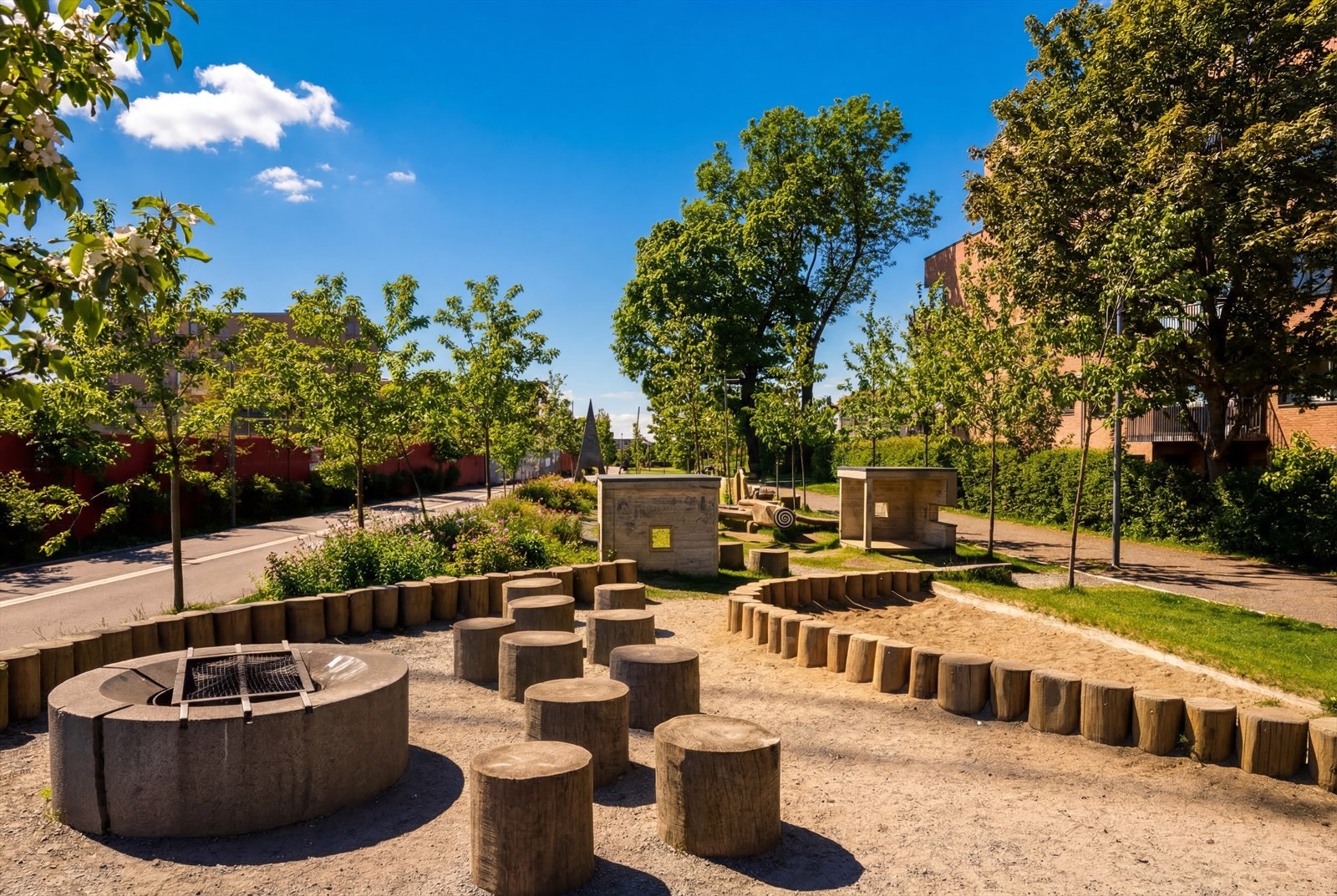 - Det finner flere hyggelig turer og grøntområdet i nærområdet, blant annet Tidemannsbyen - Galleribilde