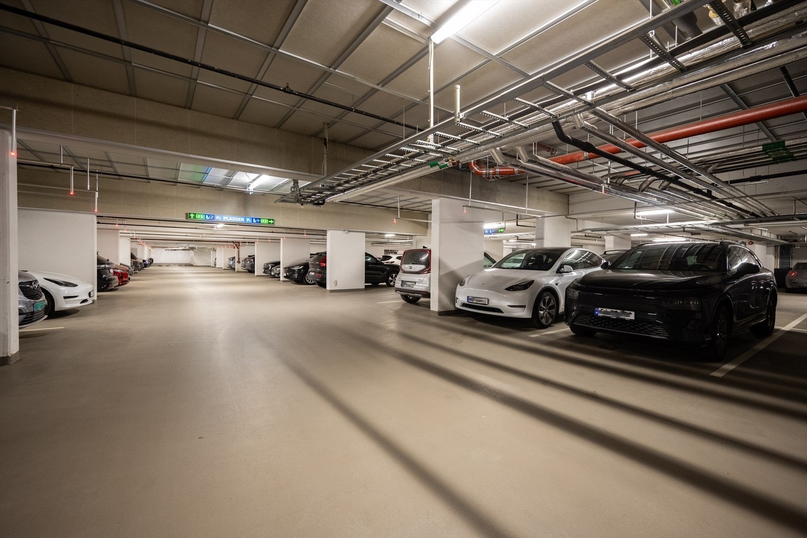 - Leiligheten har rett til leie av parkeringsplass i garasjeanlegget - Galleribilde