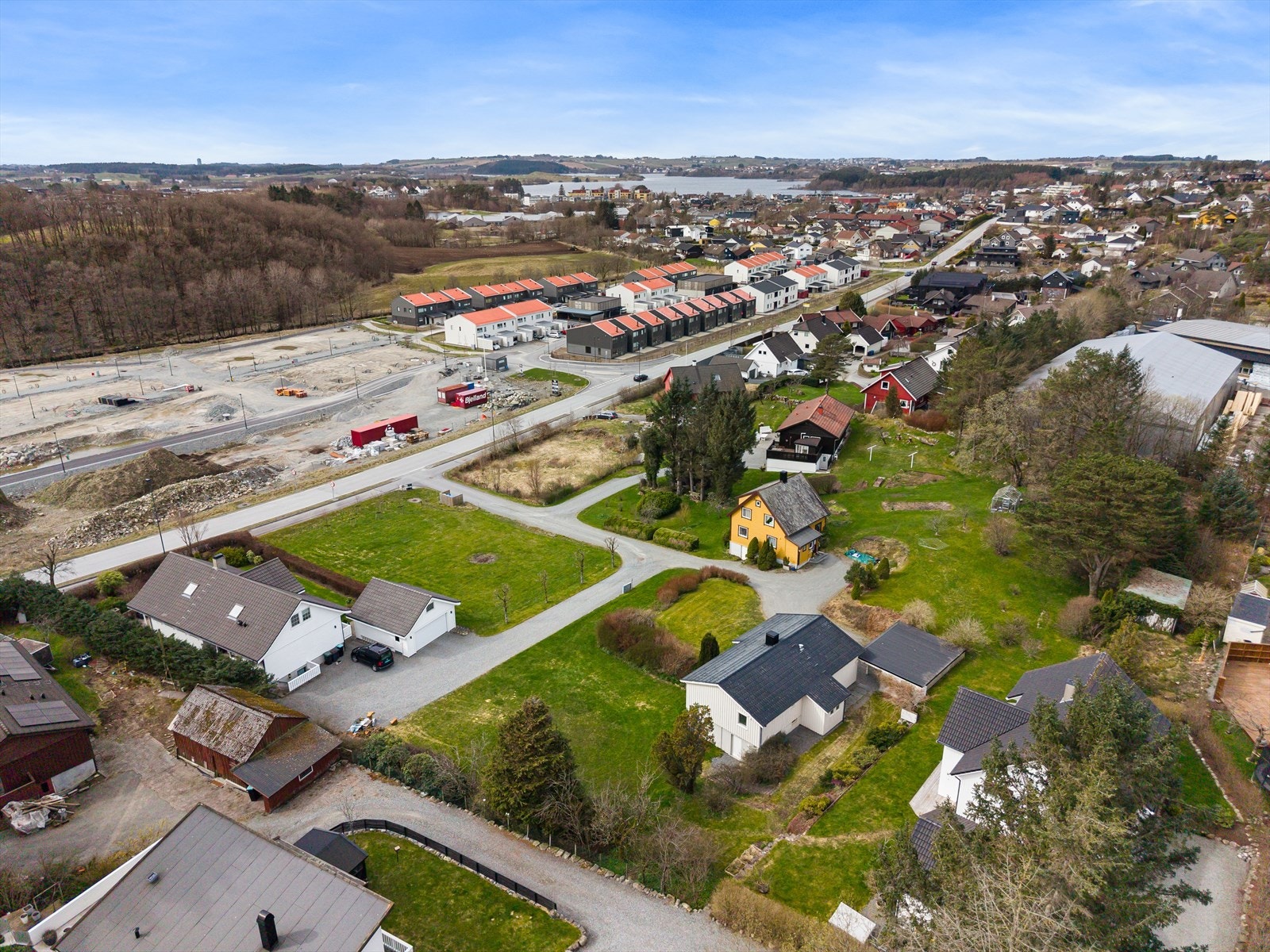 Enebolig fra 1960 med tomt på 1228 m². Galleribilde