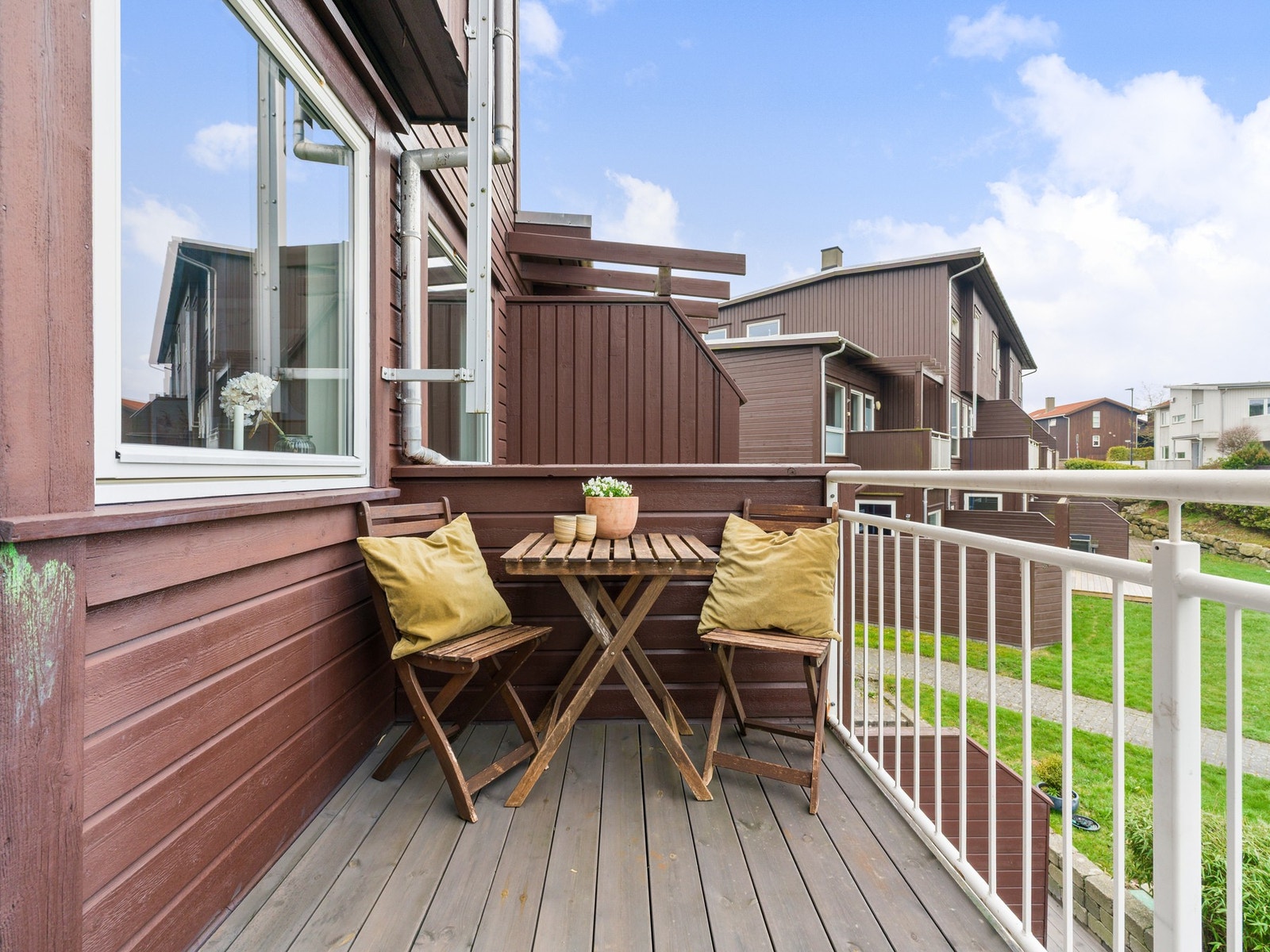 Her har man plass til en koselig sittegruppe. Galleribilde