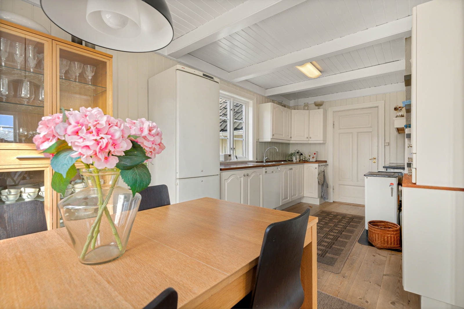 God plass til spisebord. Galleribilde