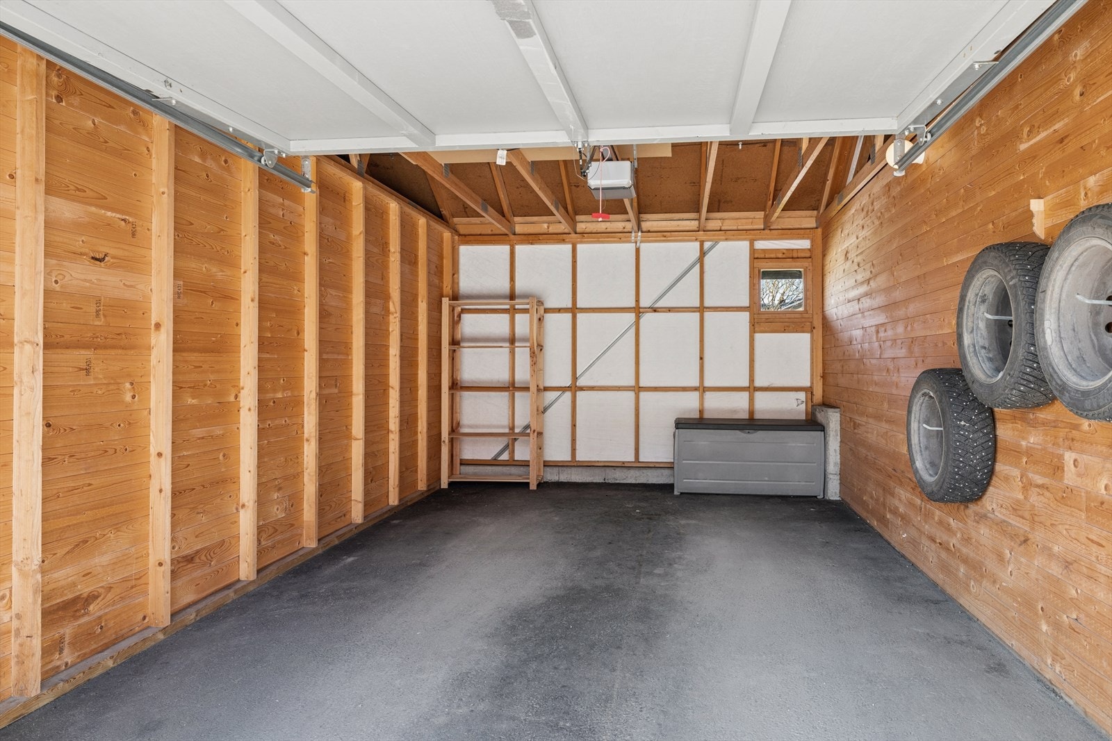 Parkering i egen garasje Galleribilde