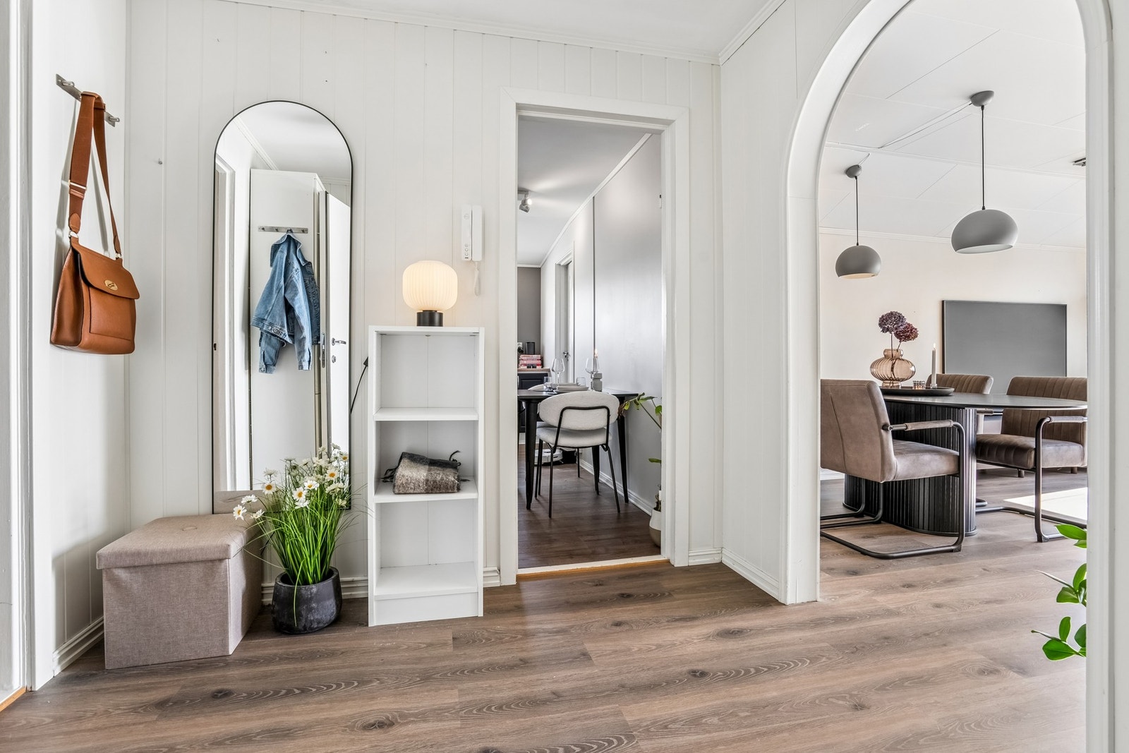 Gangen mellom øvrige rom. Galleribilde