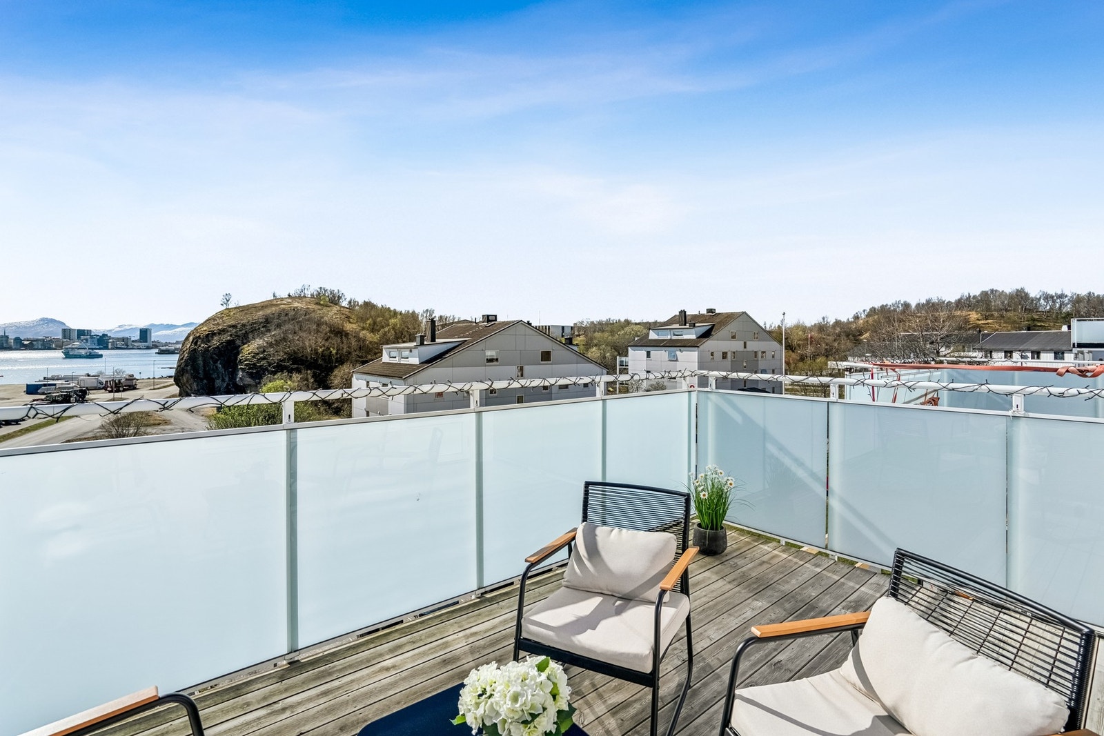 Rekkverk i frostet glass. Galleribilde