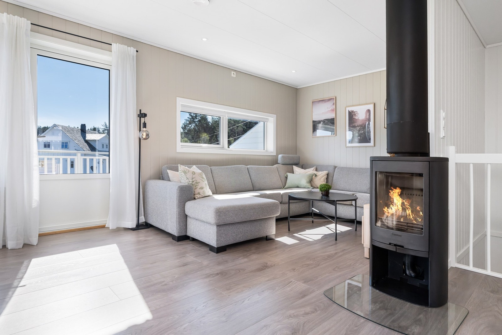 Fra stuen er det direkte utgang til terrasse. Galleribilde