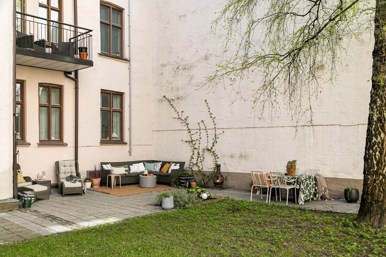 Her er det god plass til store sammenkomster. Godt samhold i gården. Galleribilde