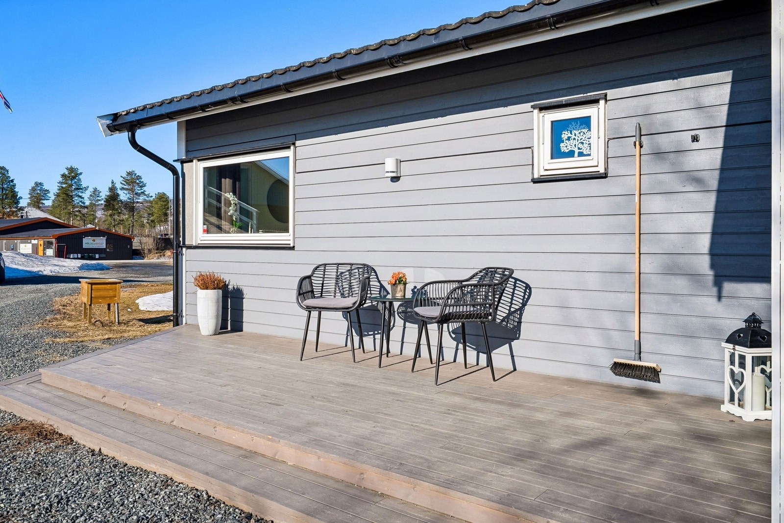 Terrasse ved inngangsparti Galleribilde