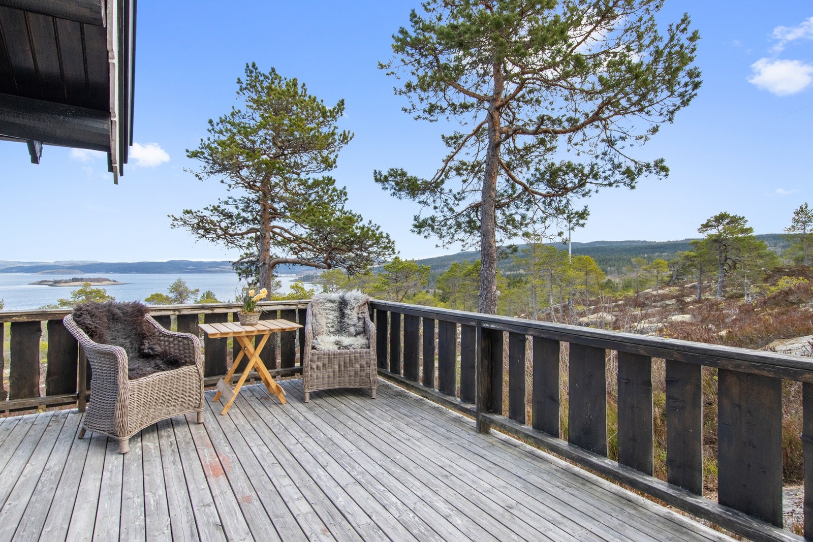 Veranda med gode møbleringsmuligheter. Galleribilde