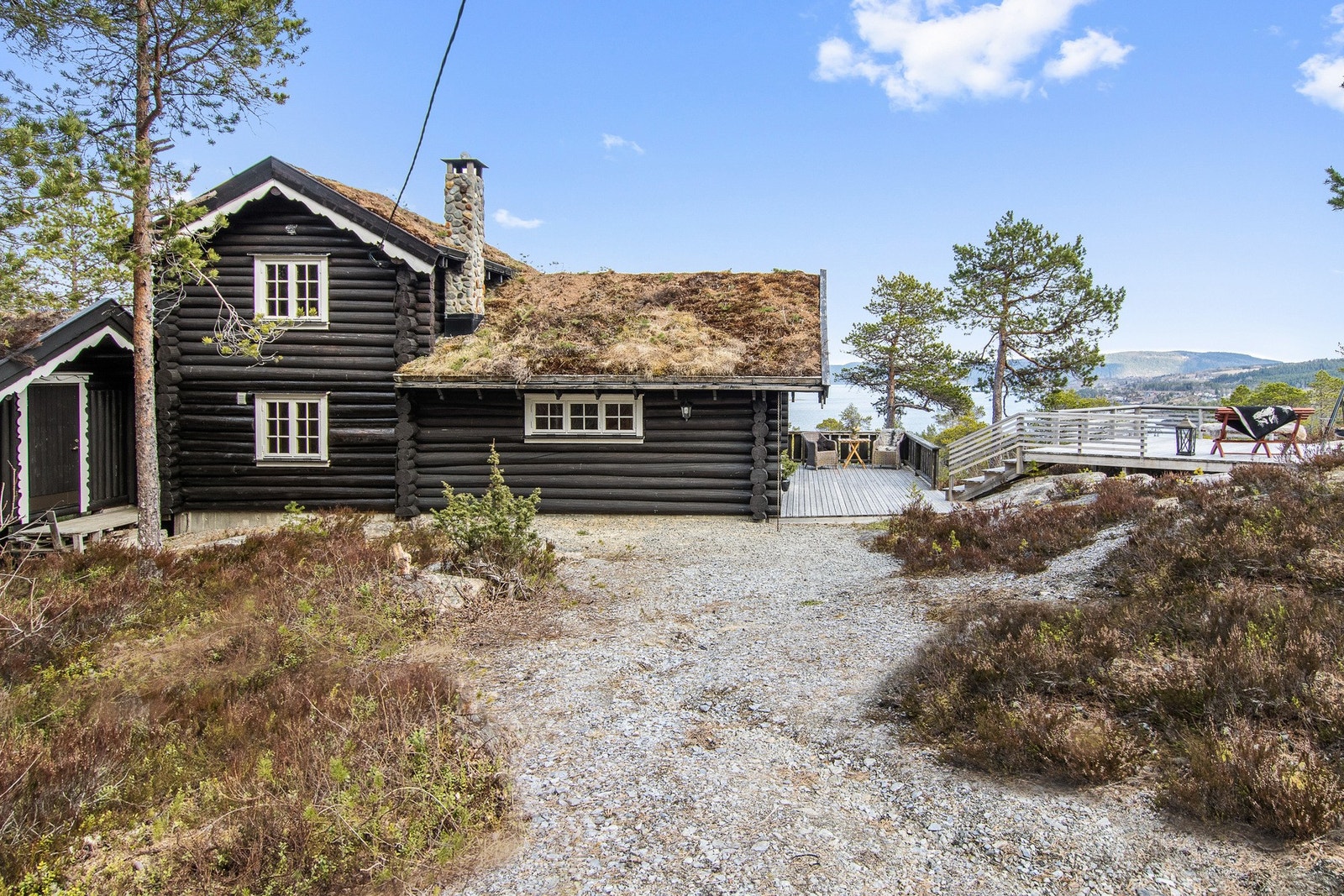 Velkommen til Raudmyrvegen 9, presentert av Tor Morten / EiendomsMegler 1 - Foto Olav Sunde. Galleribilde